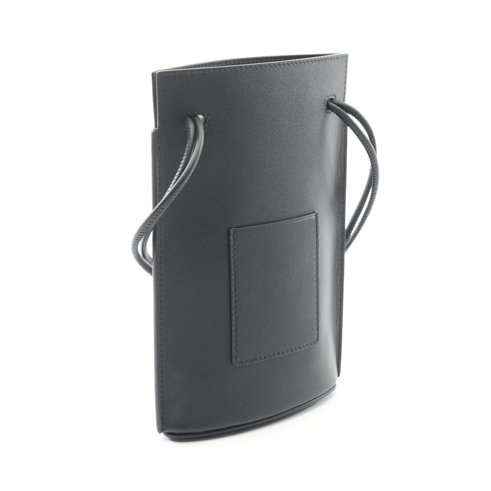 ぺブル ダイス ポケット ショルダーバッグ レザー ブラック ロエベ – RECLO