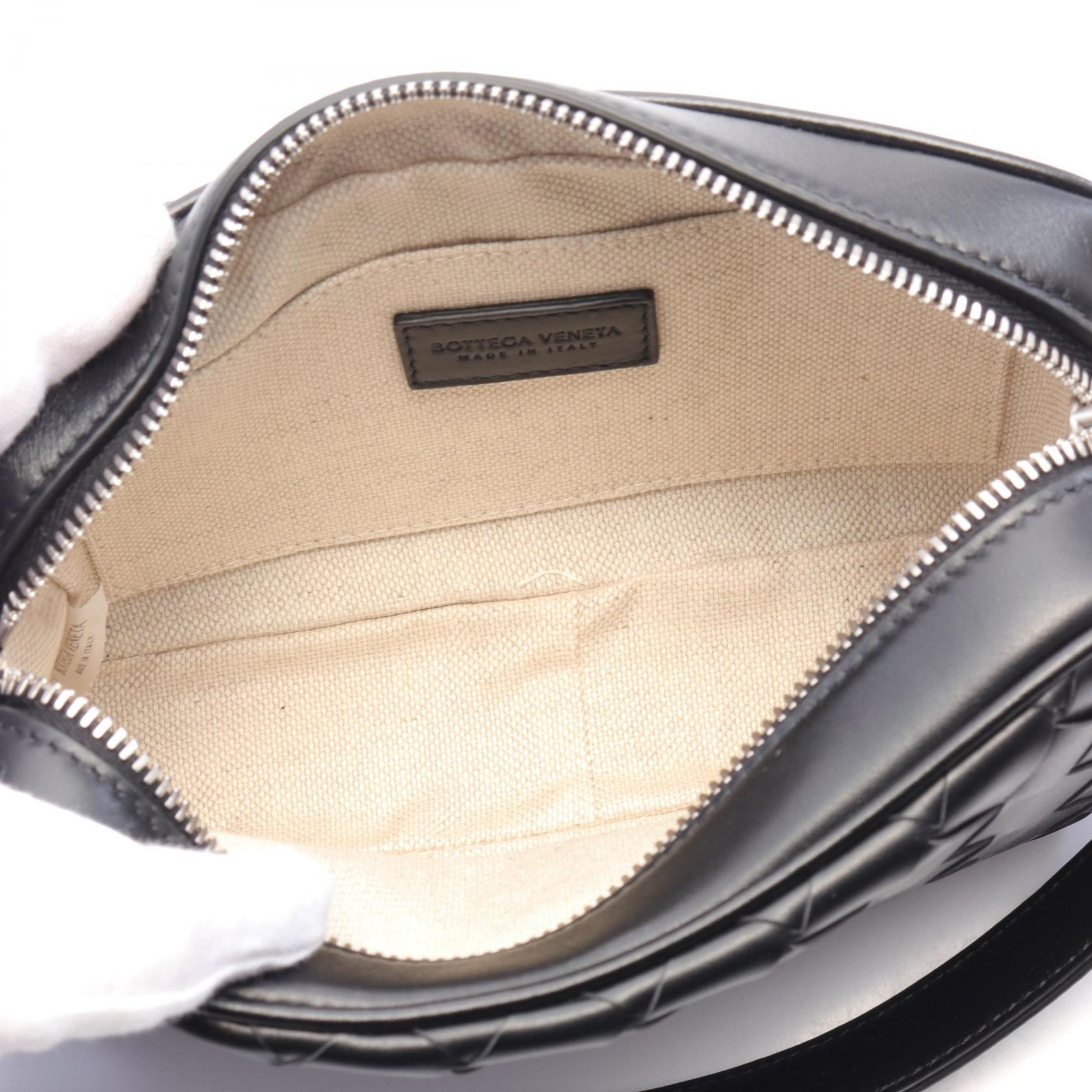 イントレチャート ショルダーバッグ レザー ブラック ボッテガヴェネタ