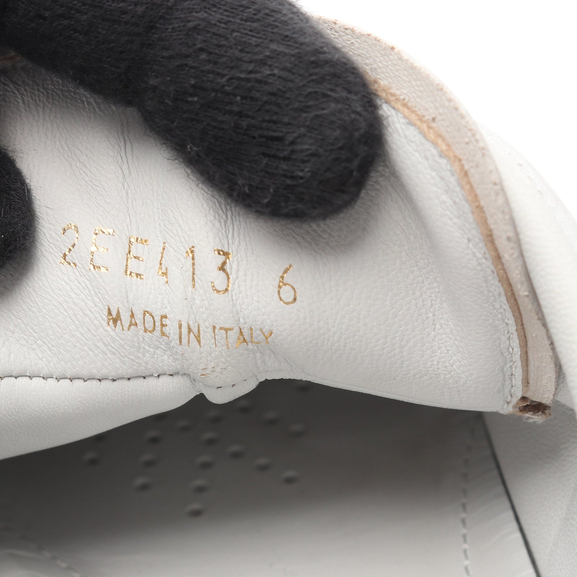 トライアングルロゴ ユーズド加工 ローカットスニーカー レザー ホワイト プラダ シューズ PRADA