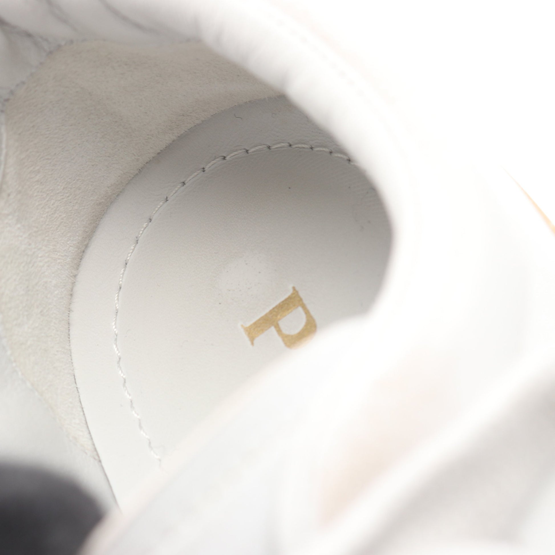 トライアングルロゴ ユーズド加工 ローカットスニーカー レザー ホワイト プラダ シューズ PRADA