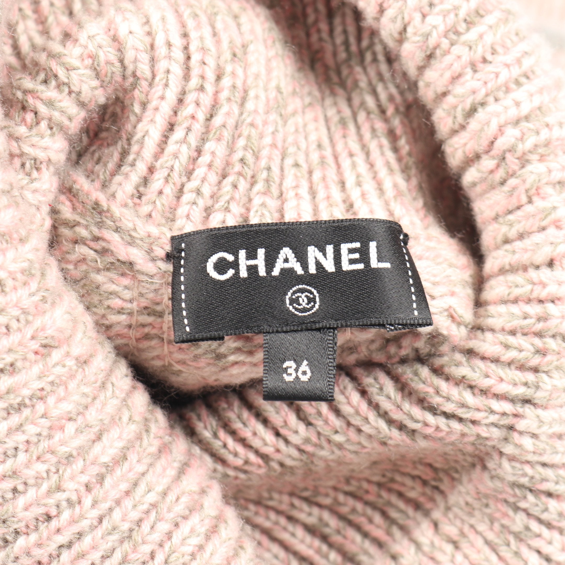 5649【美品】シャネル☆ココマーク入りタートルネックセーター 希少カラー 5649【美品】シャネル☆ココマーク入りタートルネックセーター 希少カラー