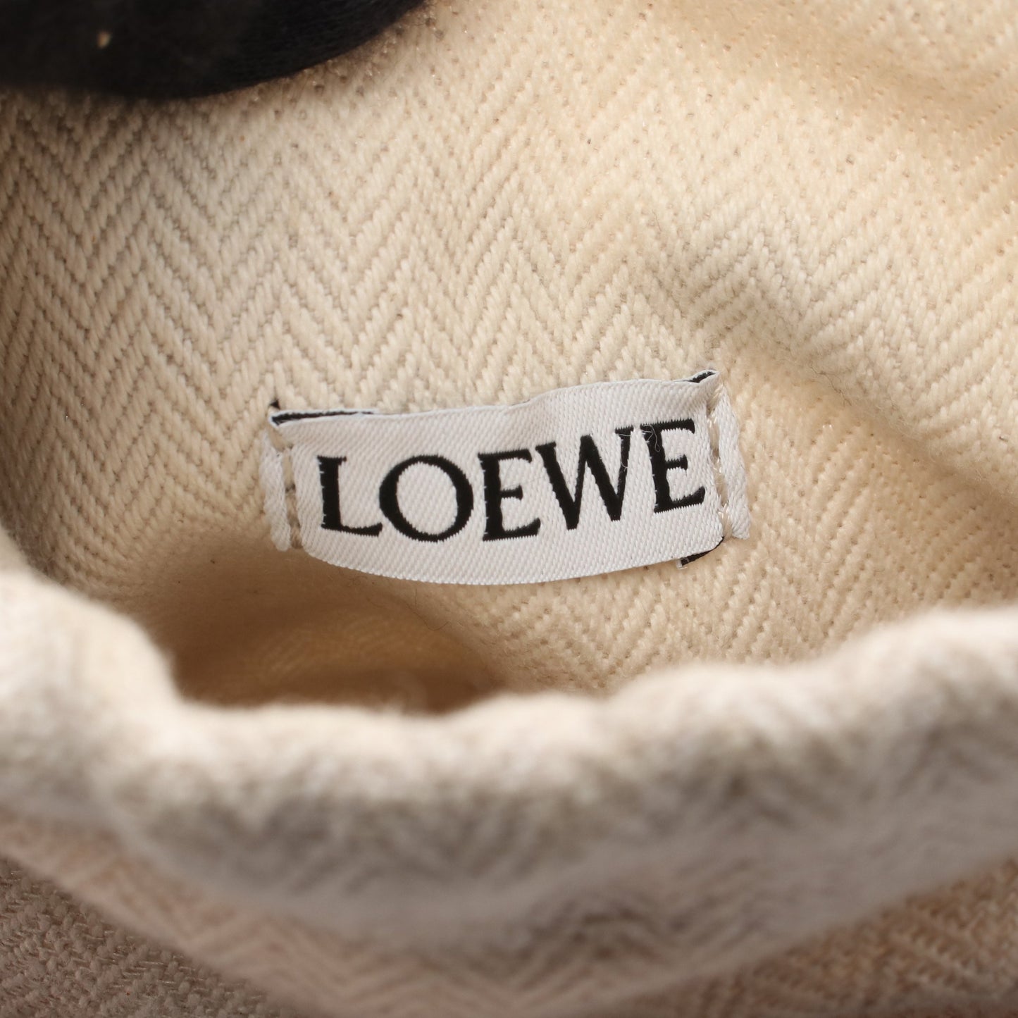 アナグラムカットアウト ポケット ショルダーバッグ レザー キャンバス ブラウン ベージュ ロエベ バッグ LOEWE