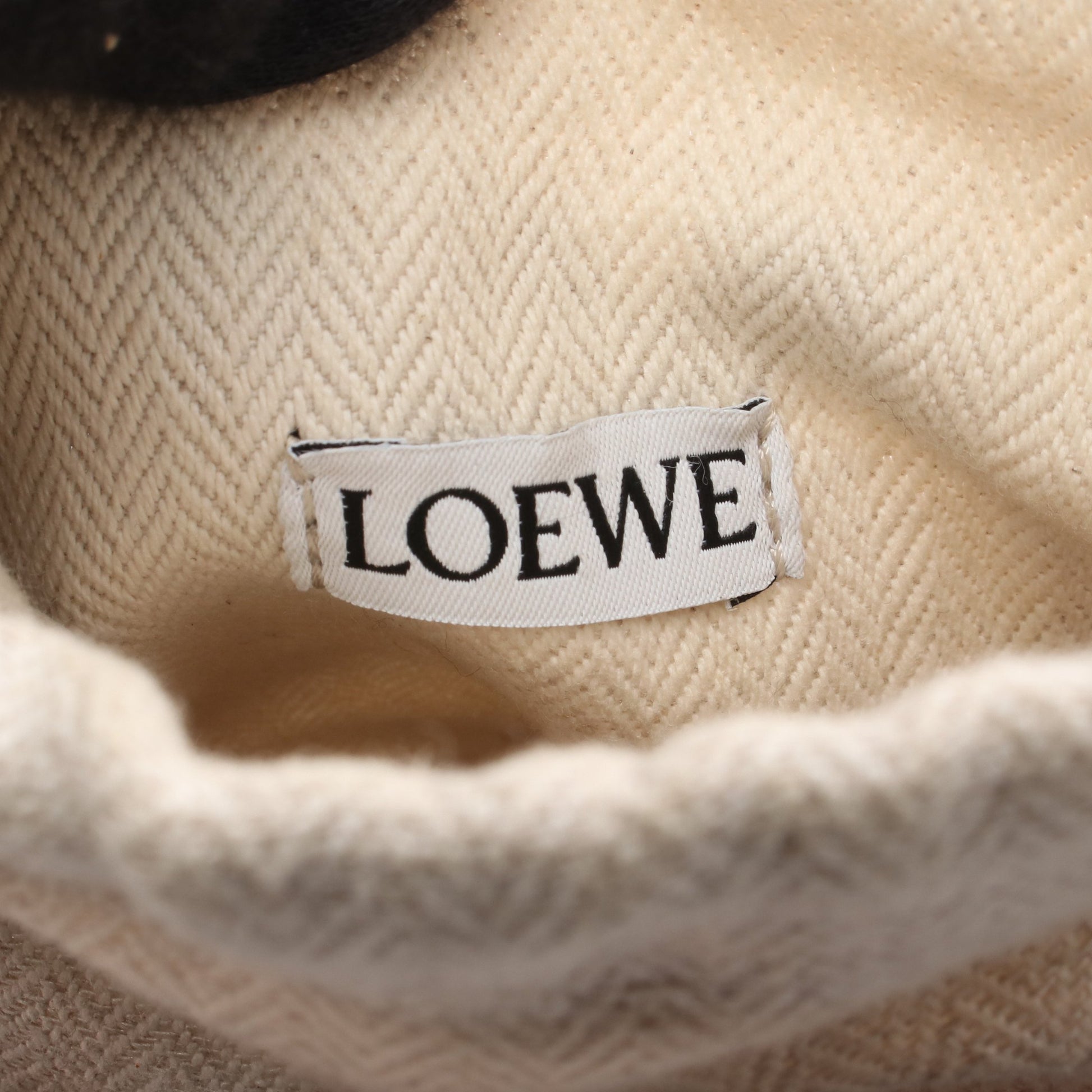 アナグラムカットアウト ポケット ショルダーバッグ レザー キャンバス ブラウン ベージュ ロエベ バッグ LOEWE