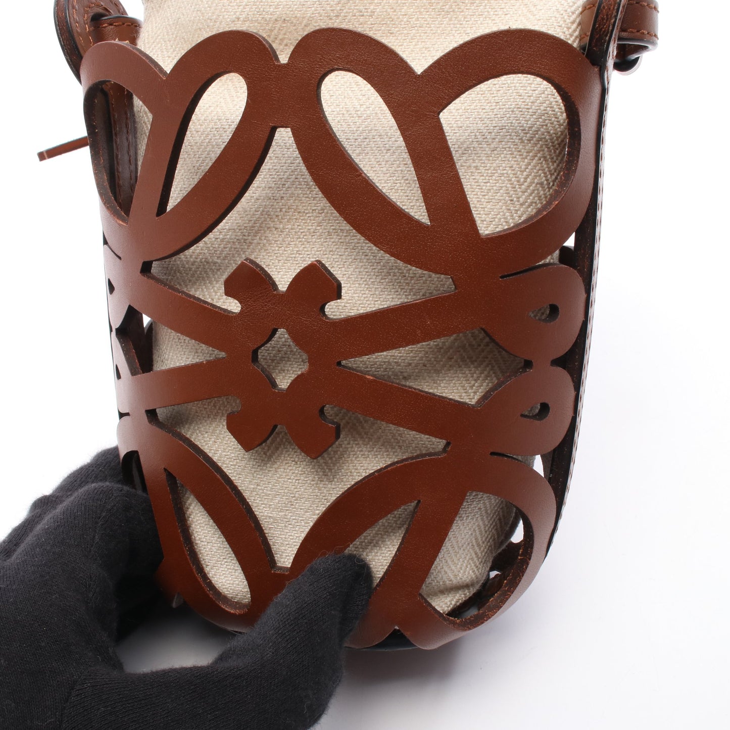 アナグラムカットアウト ポケット ショルダーバッグ レザー キャンバス ブラウン ベージュ ロエベ バッグ LOEWE