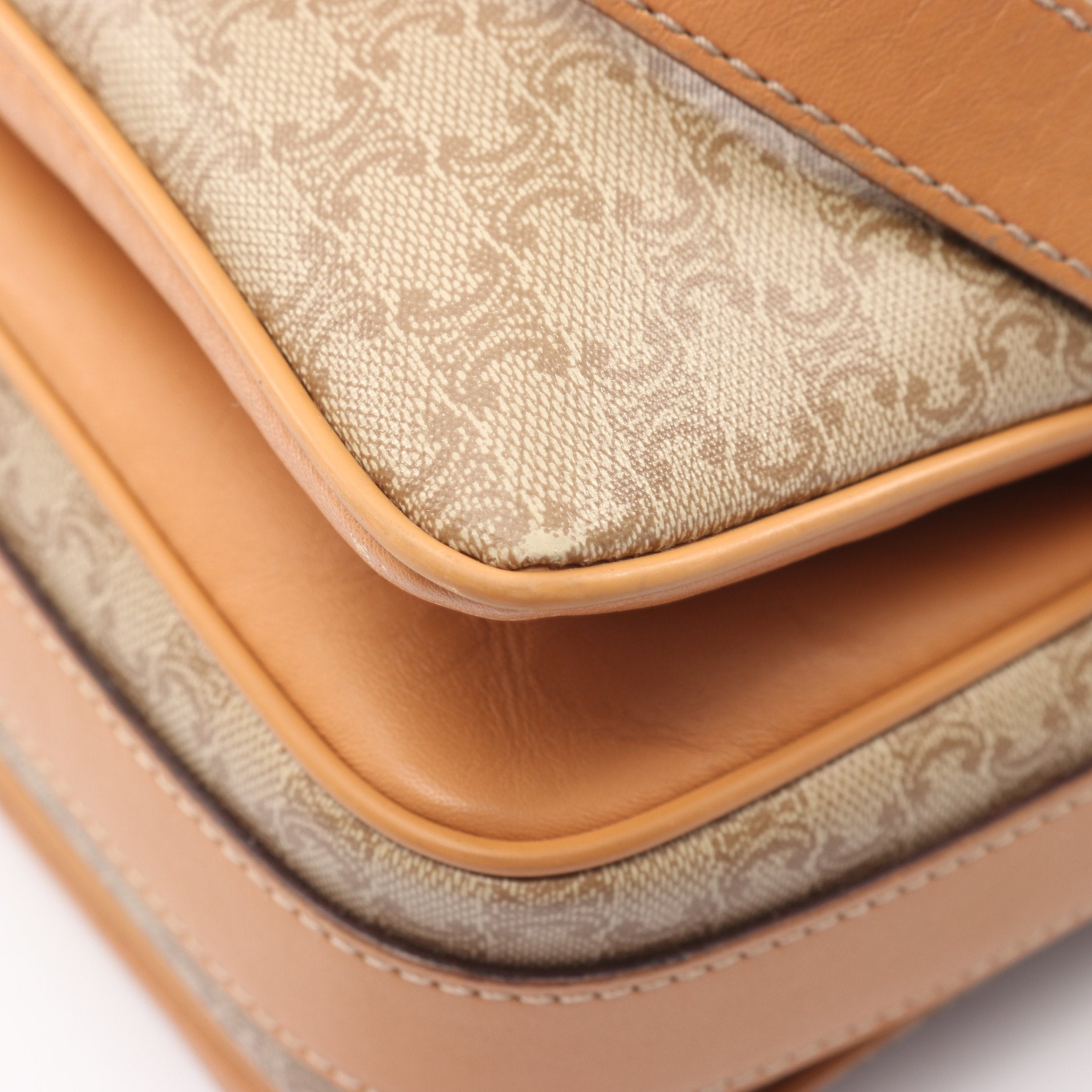 マカダム ショルダーバッグ PVC レザー ベージュ ライトブラウン