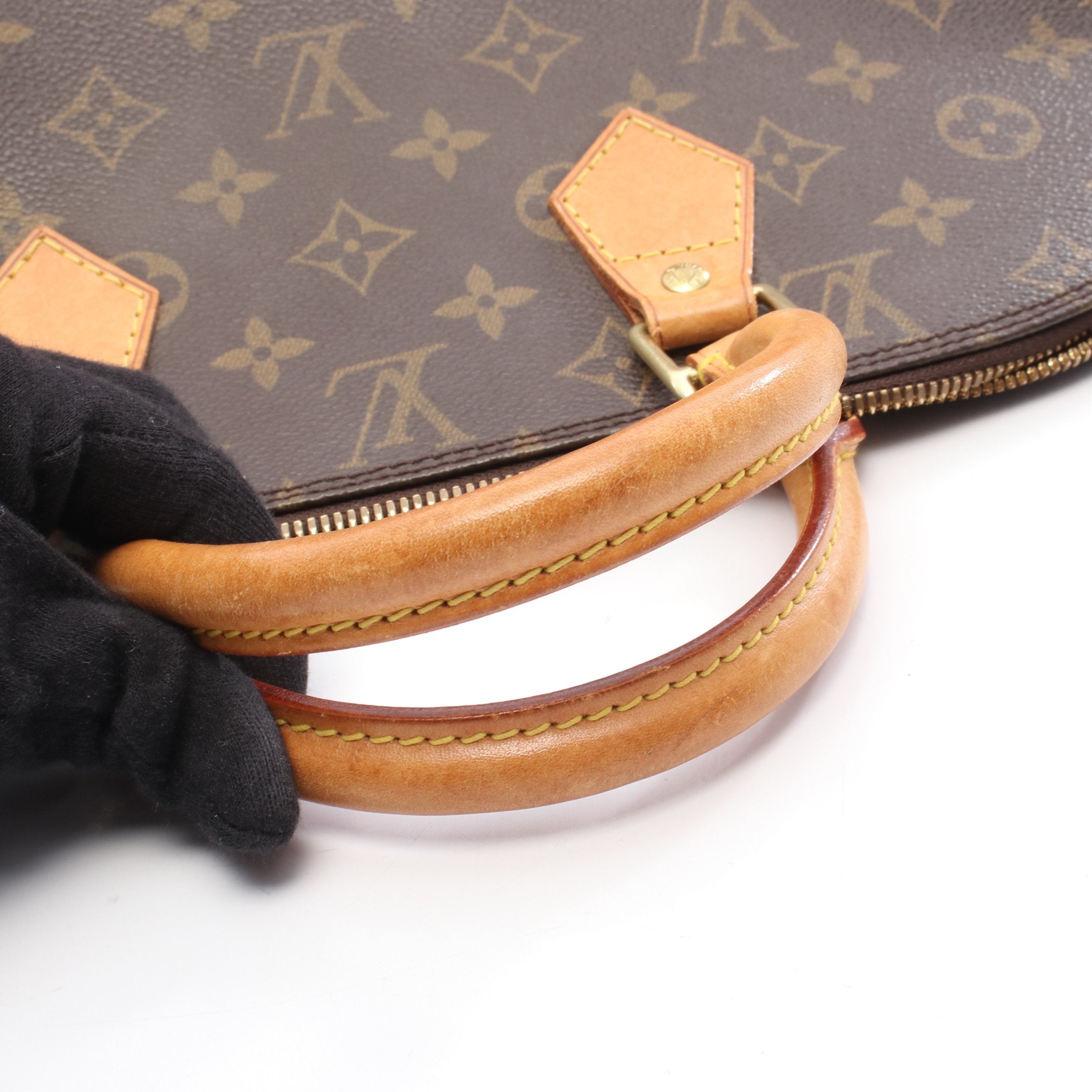 k*i様 ルイヴィトン アルマPM モノグラム ハンドバッグ PVC レザー 鍵 きちんとが似合う手元】 LOUIS VUITTON アルマPM モノグラム