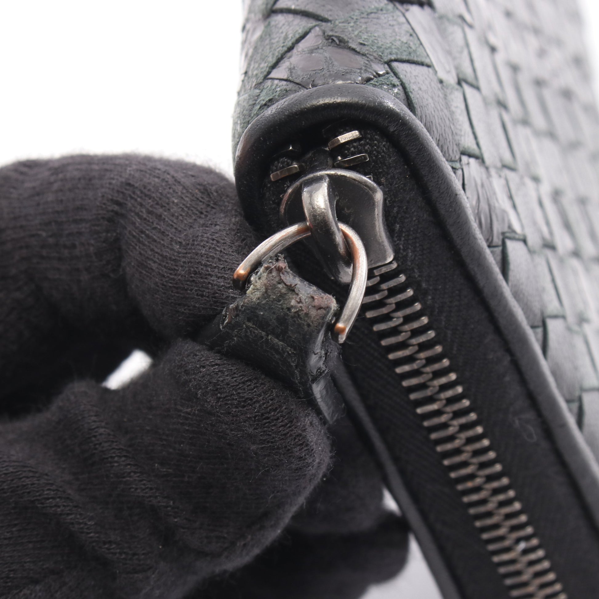 アイヤーズ イントレチャート ラウンドファスナー長財布 レザー パイソン ブラック ボッテガヴェネタ 財布・小物 BOTTEGA VENETA