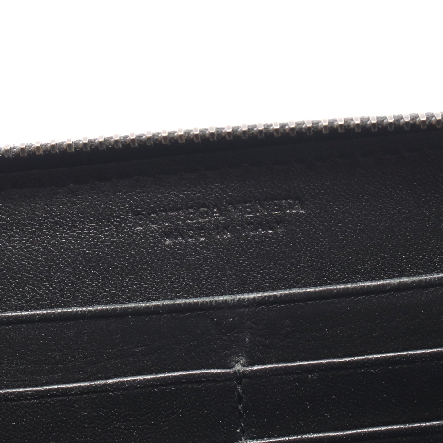 アイヤーズ イントレチャート ラウンドファスナー長財布 レザー パイソン ブラック ボッテガヴェネタ 財布・小物 BOTTEGA VENETA