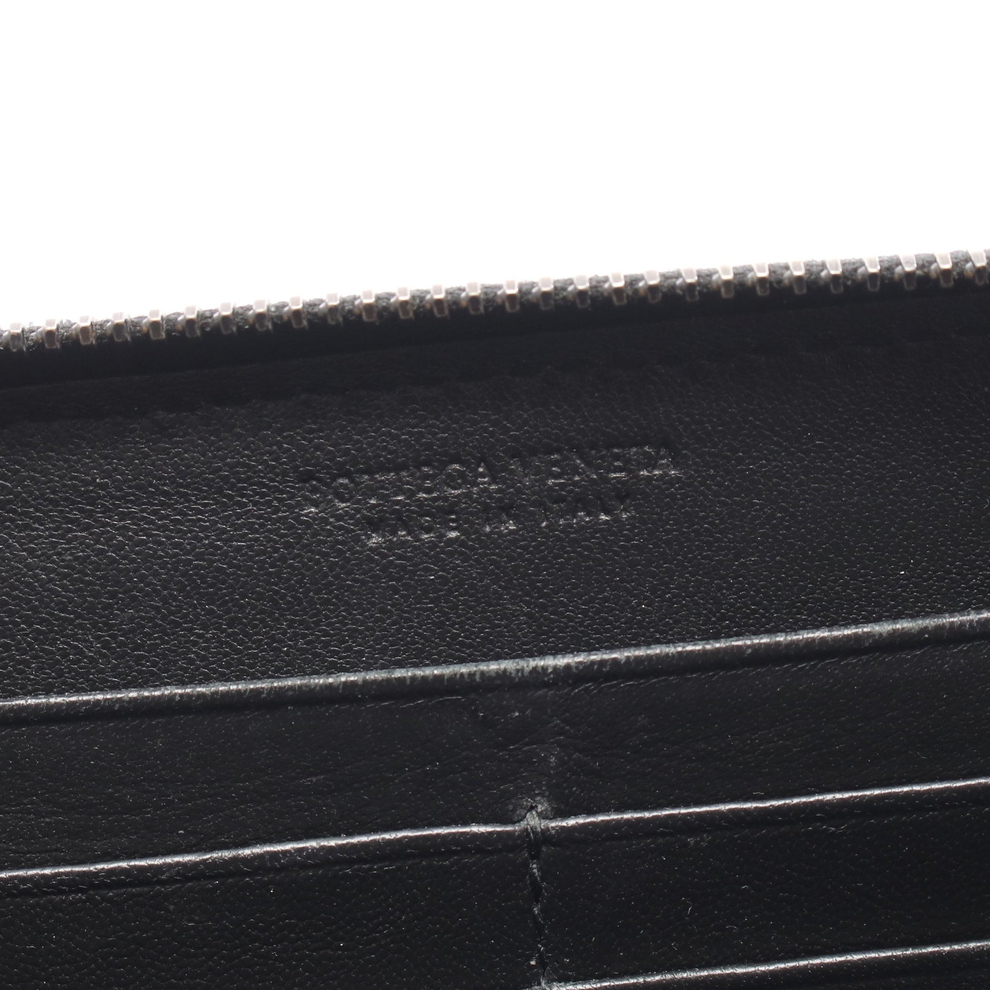 アイヤーズ イントレチャート ラウンドファスナー長財布 レザー パイソン ブラック ボッテガヴェネタ 財布・小物 BOTTEGA VENETA