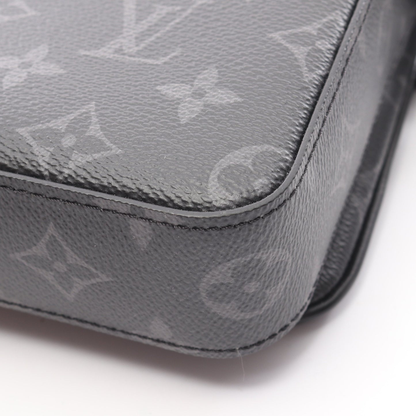 トリオ メッセンジャー モノグラム エクリプス ショルダーバッグ PVC レザー ブラック グレー ルイヴィトン バッグ LOUIS VUITTON