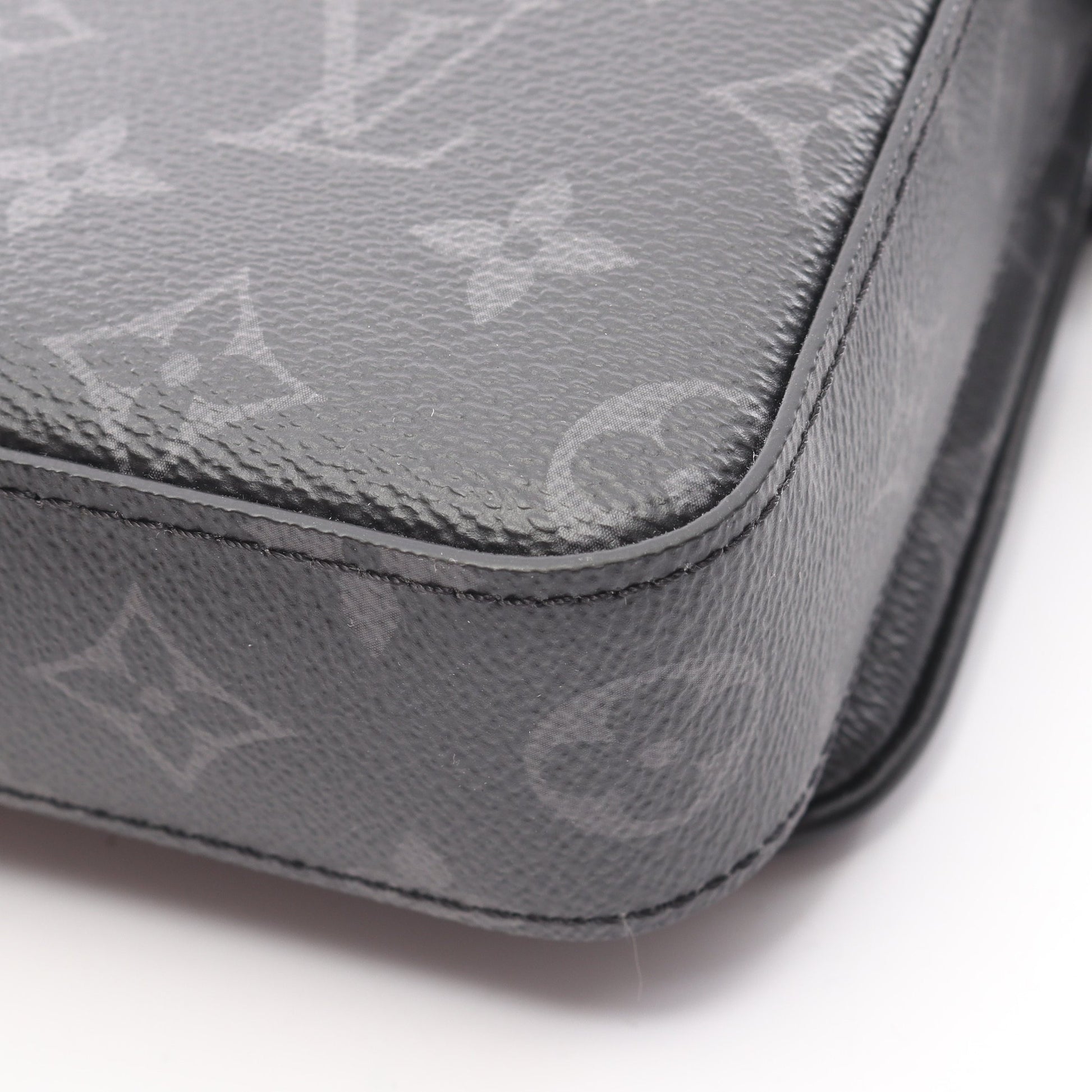 トリオ メッセンジャー モノグラム エクリプス ショルダーバッグ PVC レザー ブラック グレー ルイヴィトン バッグ LOUIS VUITTON