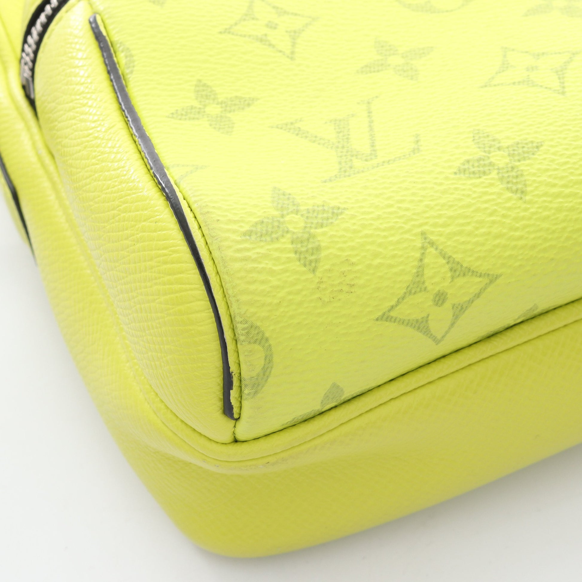 アウトドア メッセンジャー PM タイガラマ ジョーヌ ショルダーバッグ PVC レザー イエロー ルイヴィトン バッグ LOUIS VUITTON