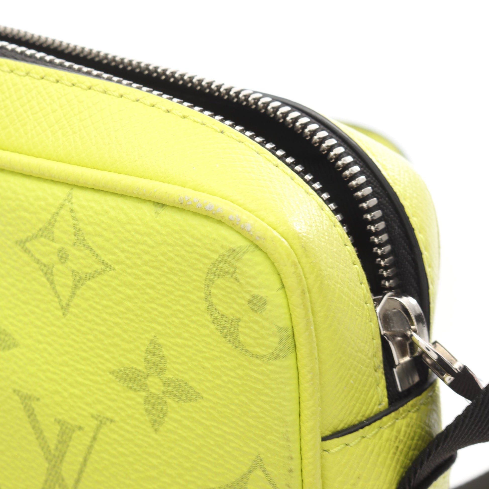 アウトドア メッセンジャー PM タイガラマ ジョーヌ ショルダーバッグ PVC レザー イエロー ルイヴィトン バッグ LOUIS VUITTON