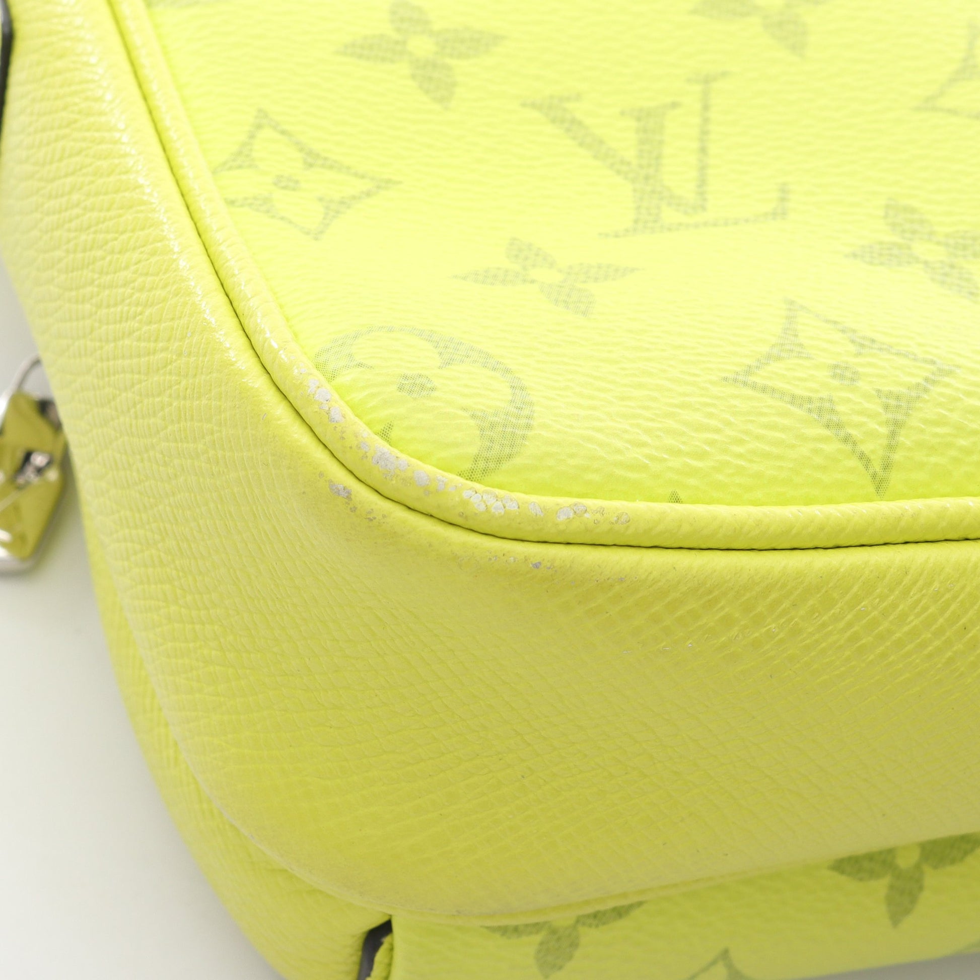 アウトドア メッセンジャー PM タイガラマ ジョーヌ ショルダーバッグ PVC レザー イエロー ルイヴィトン バッグ LOUIS VUITTON