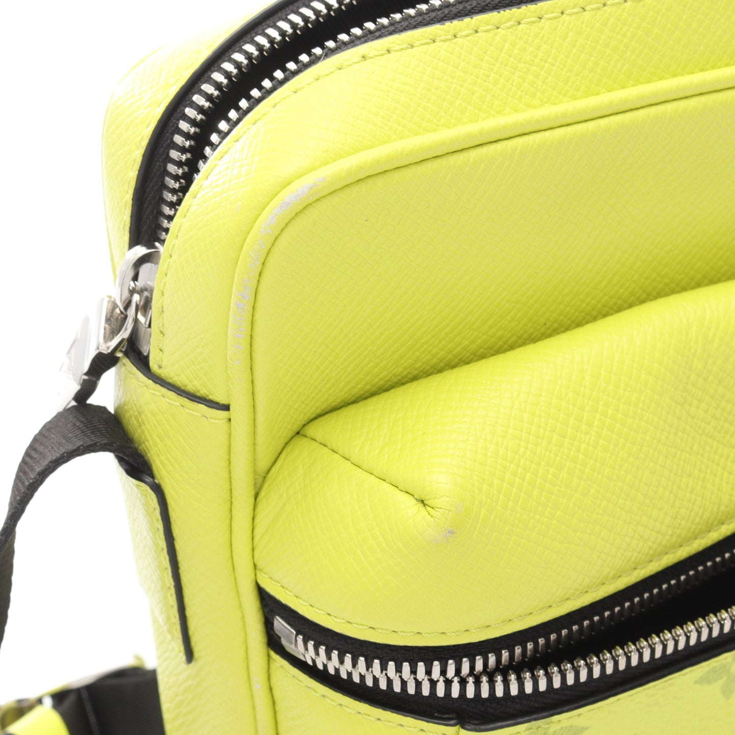 アウトドア メッセンジャー PM タイガラマ ジョーヌ ショルダーバッグ PVC レザー イエロー ルイヴィトン バッグ LOUIS VUITTON