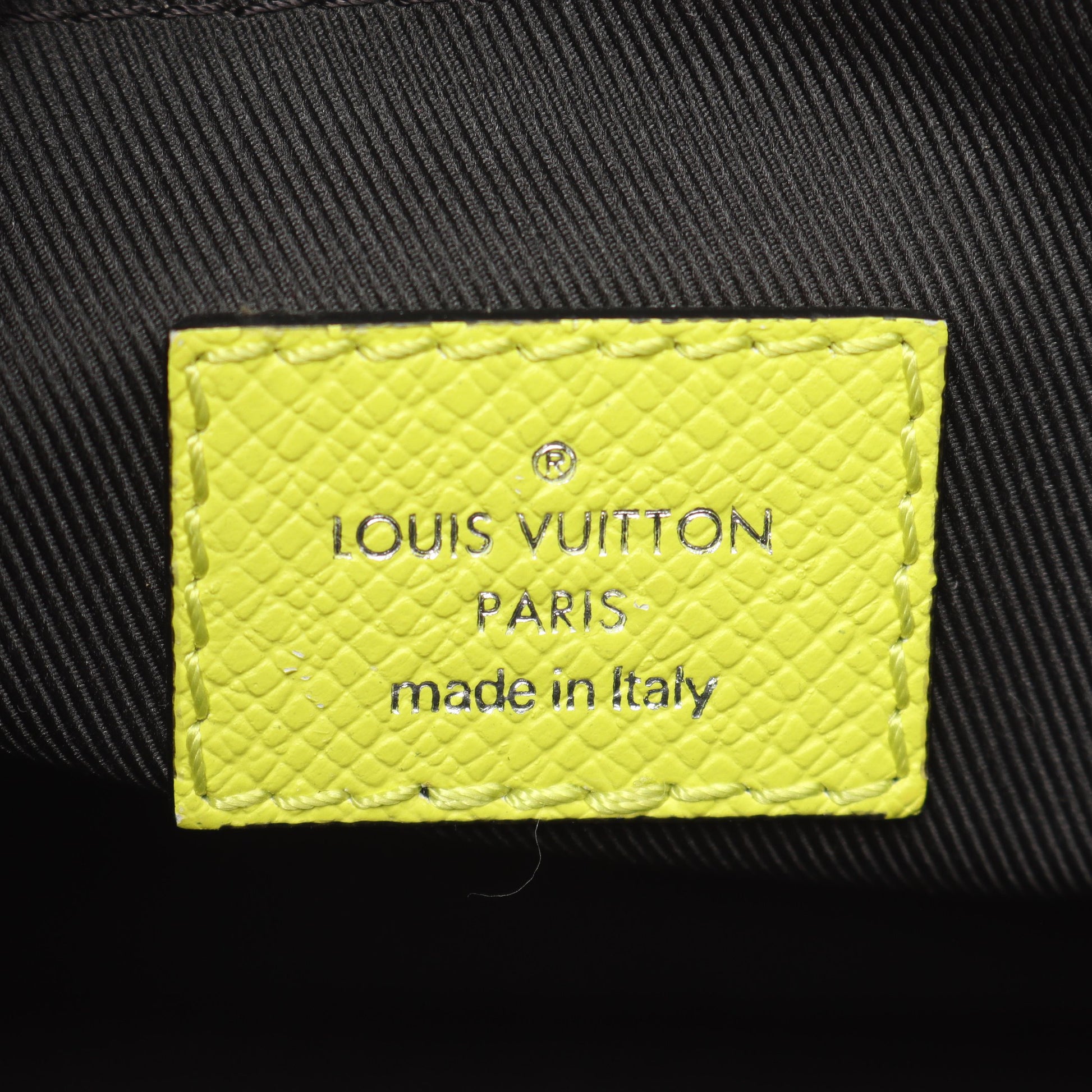 アウトドア メッセンジャー PM タイガラマ ジョーヌ ショルダーバッグ PVC レザー イエロー ルイヴィトン バッグ LOUIS VUITTON