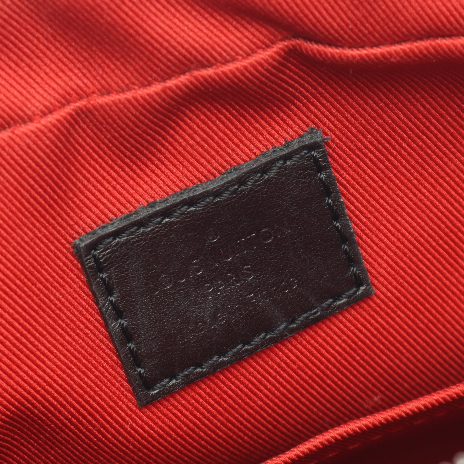 ユーティリティ メッセンジャー ダミエグラフィット ショルダーバッグ PVC レザー ダークグレー ルイヴィトン バッグ LOUIS VUITTON