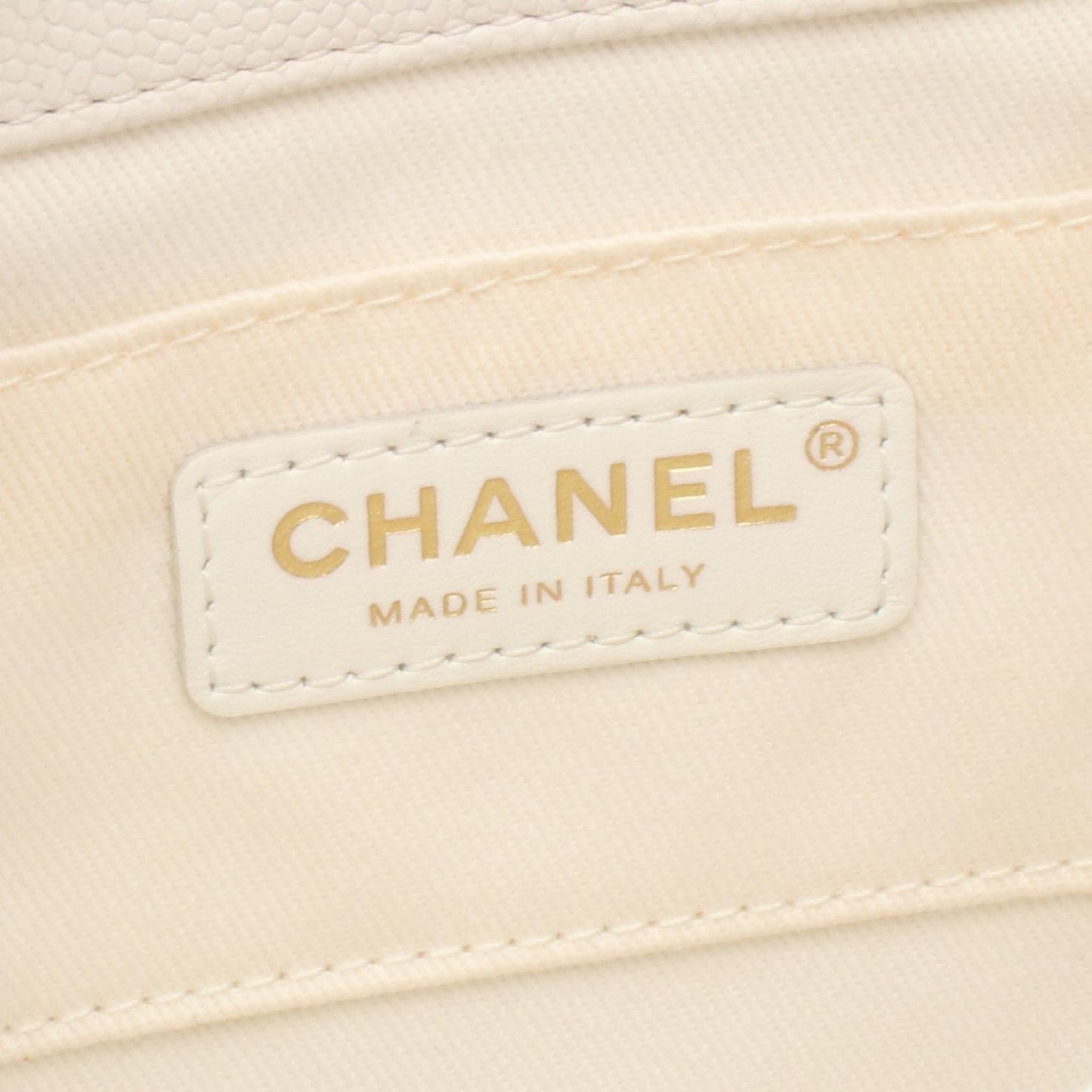 マトラッセ バケットバッグ ショルダーバッグ キャビアスキン オフホワイト ゴールド金具 シャネル バッグ CHANEL