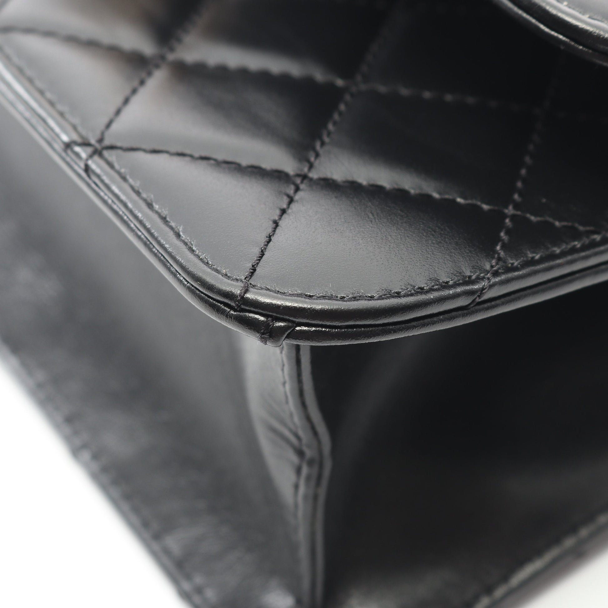 マトラッセ チェーンショルダーバッグ レザー ブラック ゴールド金具 シャネル バッグ CHANEL