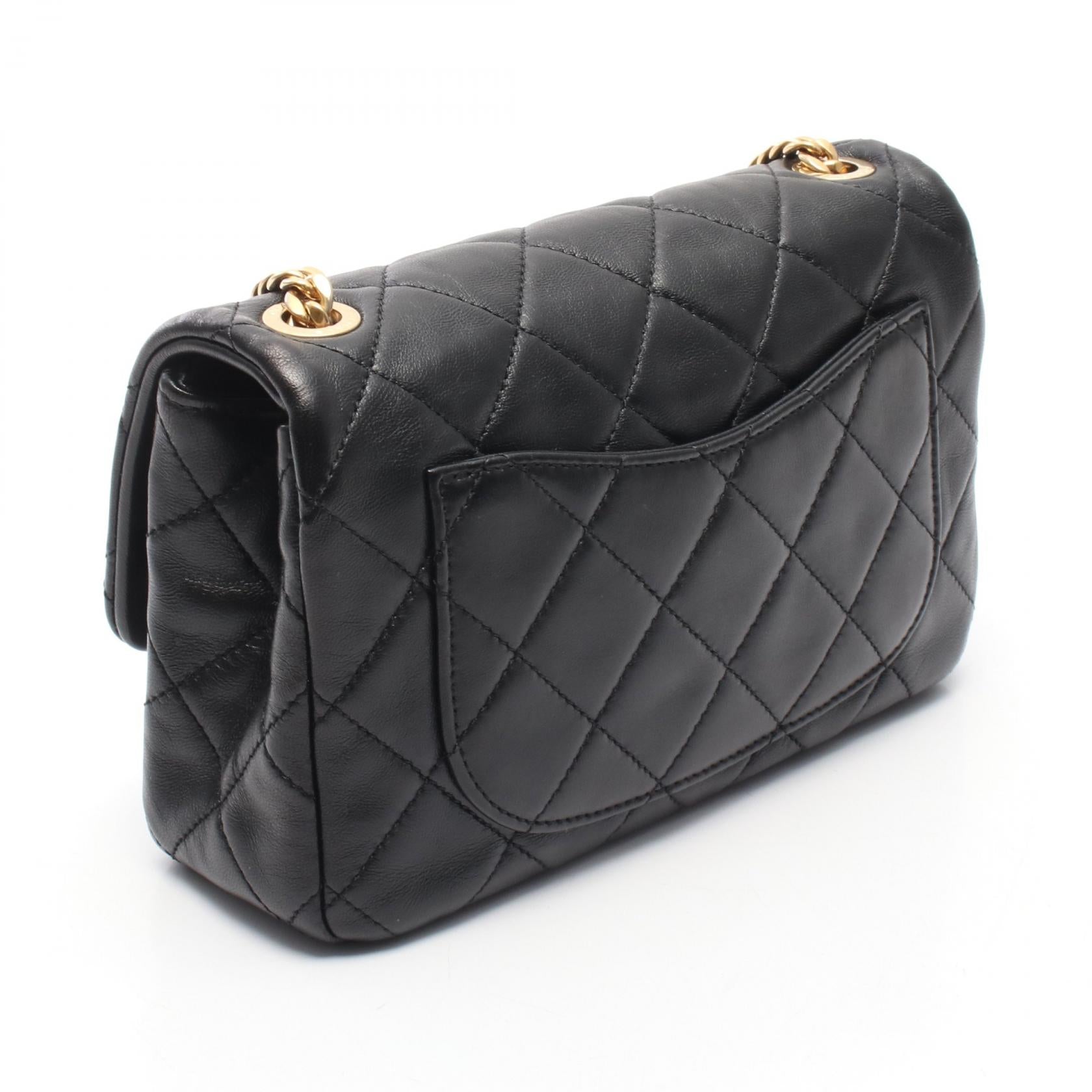 マトラッセ チェーンショルダーバッグ ラムスキン ブラック ゴールド