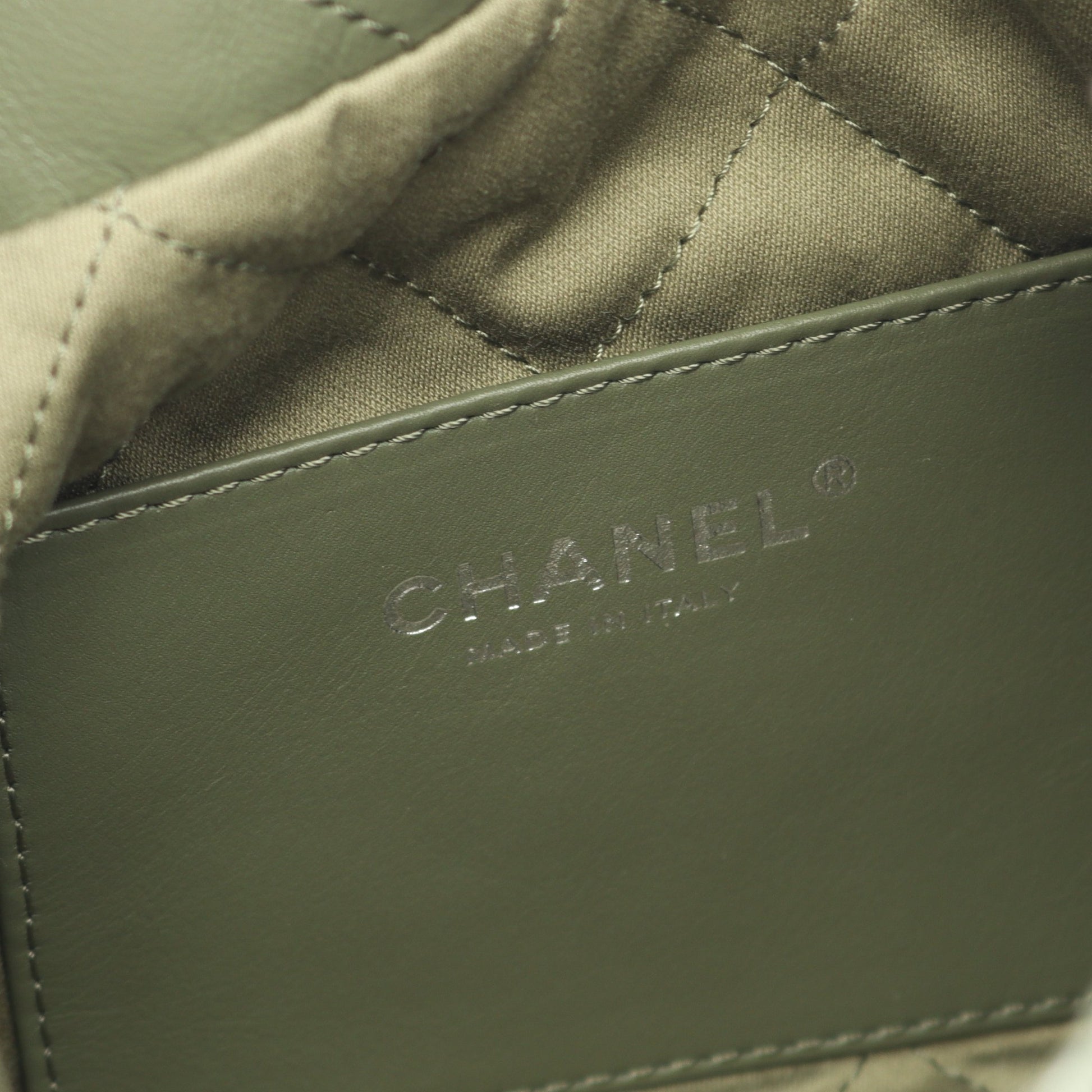 CHANEL 22 ミニ チェーンショルダーバッグ レザー カーキグリーン シルバー金具 2WAY シャネル バッグ CHANEL