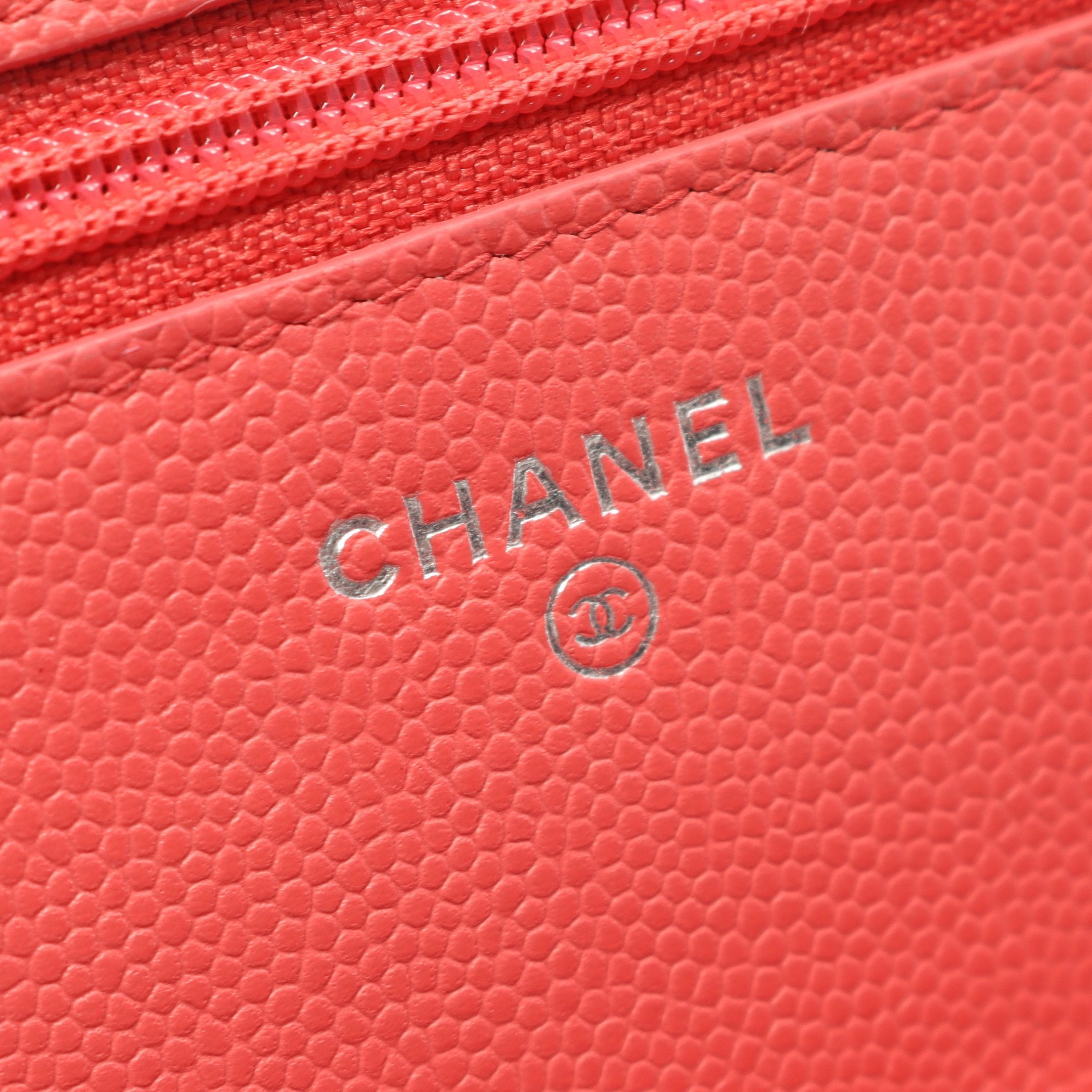 CHANELの財布 コーラルピンク　付属品あり マトラッセ チェーンウォレット キャビアスキン コーラルピンク
