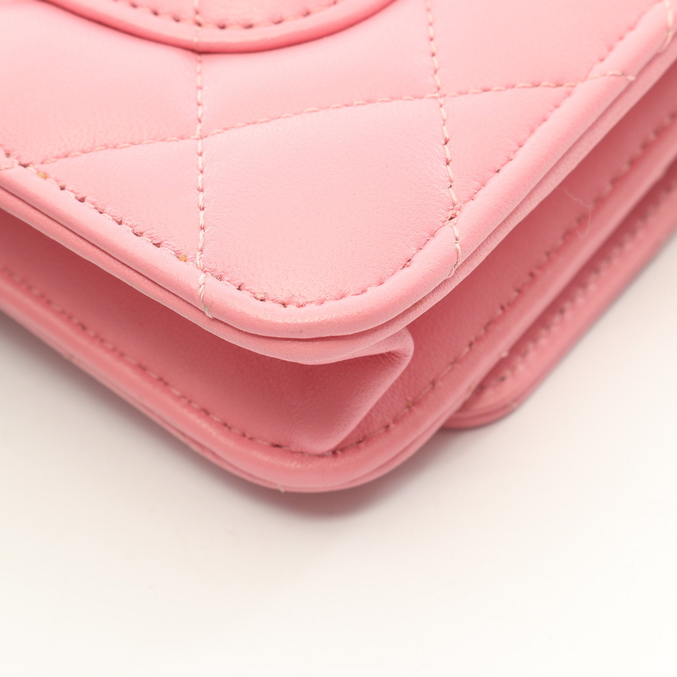 CHANEL シャネル マトラッセ クラッチバッグ ウォレット ラム ピンク マトラッセ チェーンウォレット ラムスキン ピンク ゴールド金具