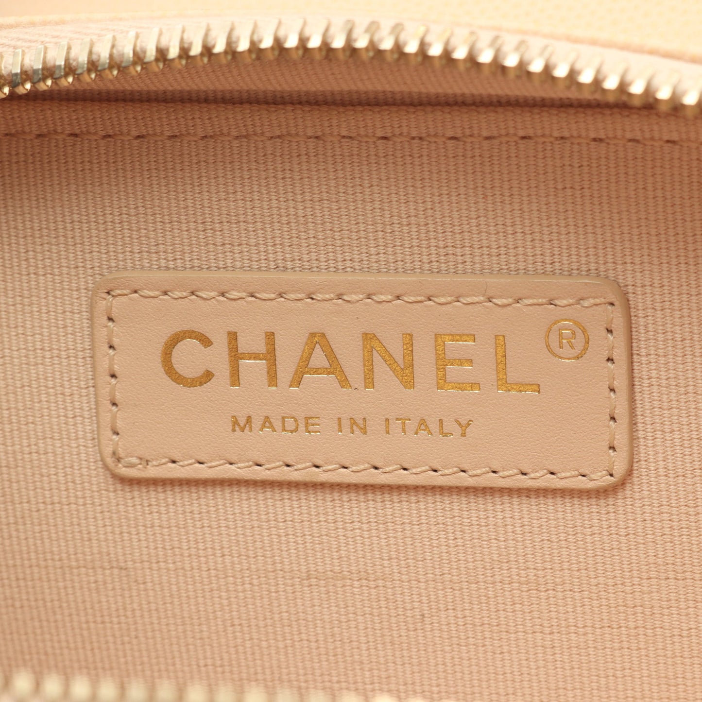 マトラッセ ミニフラップ チェーンショルダーバッグ キャビアスキン ベージュ ゴールド金具 シャネル バッグ CHANEL
