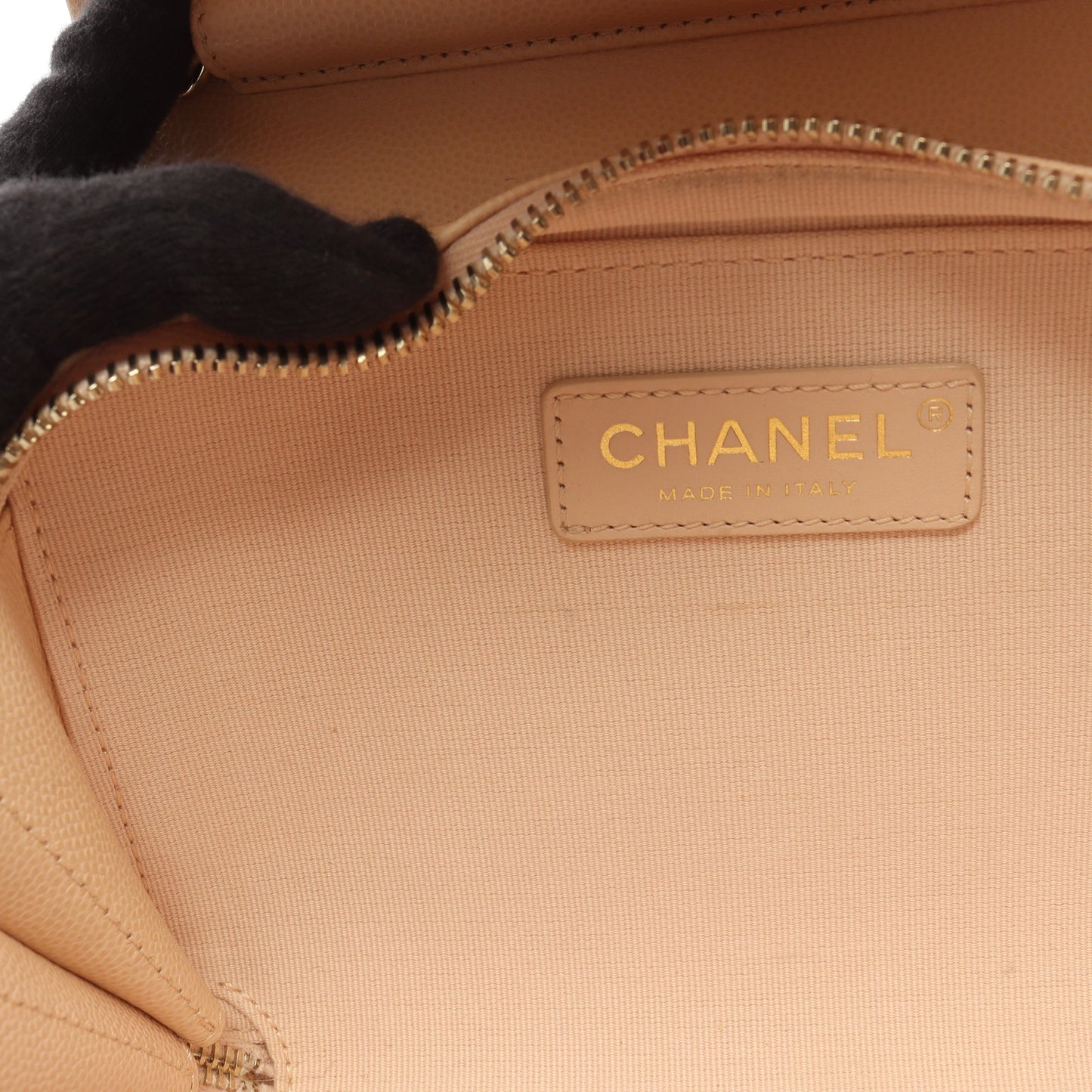 マトラッセ ミニフラップ チェーンショルダーバッグ キャビアスキン ベージュ ゴールド金具 シャネル バッグ CHANEL