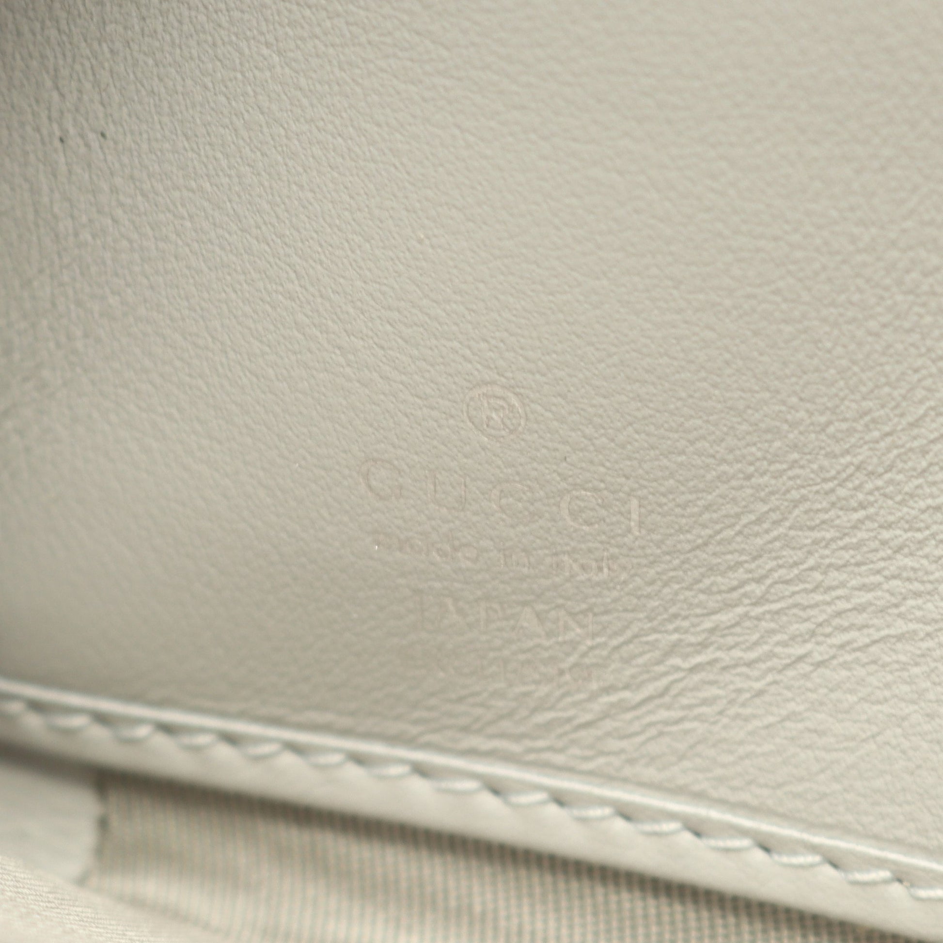 グッチ インプリント ラウンドファスナー長財布 レザー ライトグレー 日本限定 グッチ 財布・小物 GUCCI