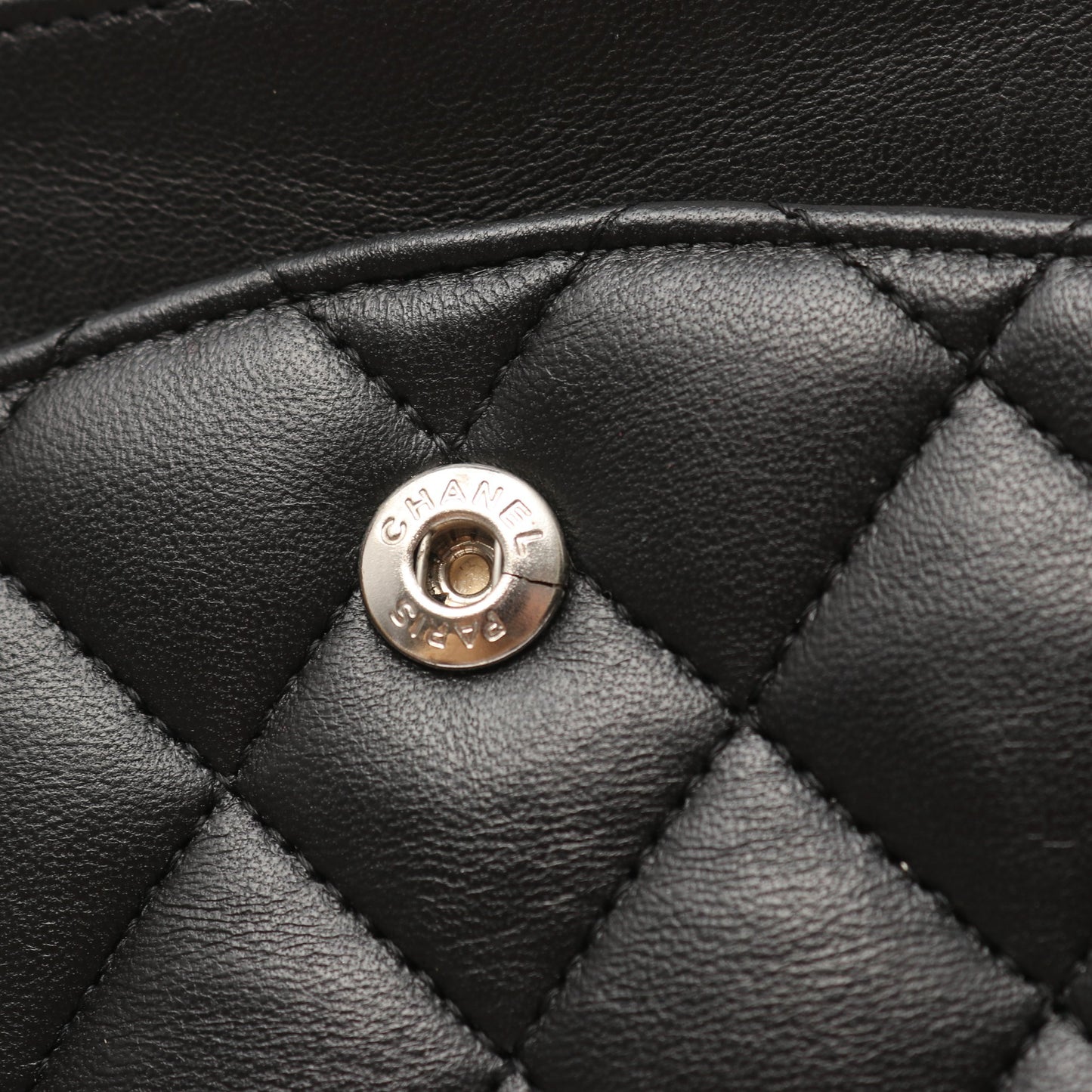 マトラッセ Wフラップ Wチェーンショルダーバッグ キャビアスキン ブラック シルバー金具 シャネル バッグ CHANEL