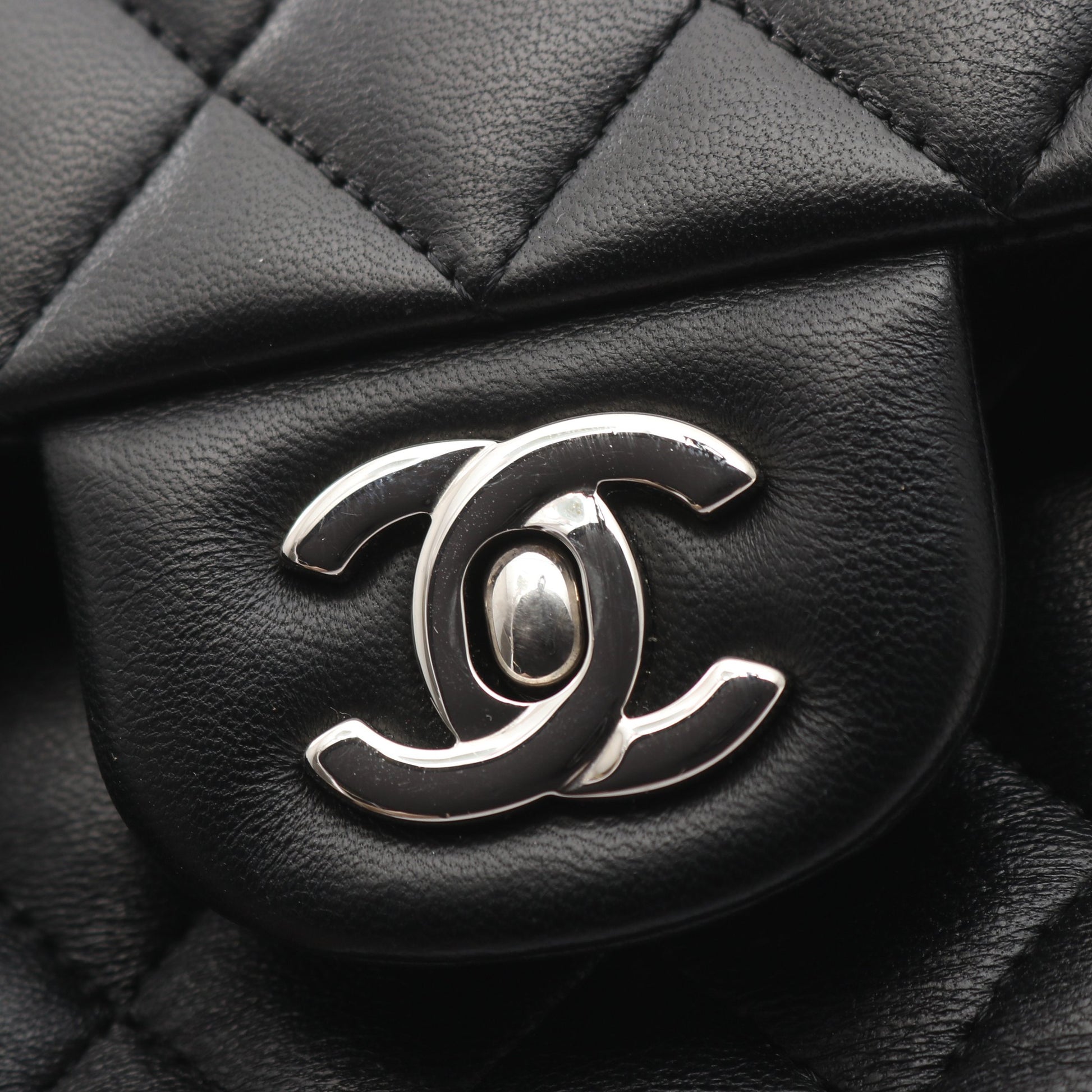 マトラッセ Wフラップ Wチェーンショルダーバッグ キャビアスキン ブラック シルバー金具 シャネル バッグ CHANEL