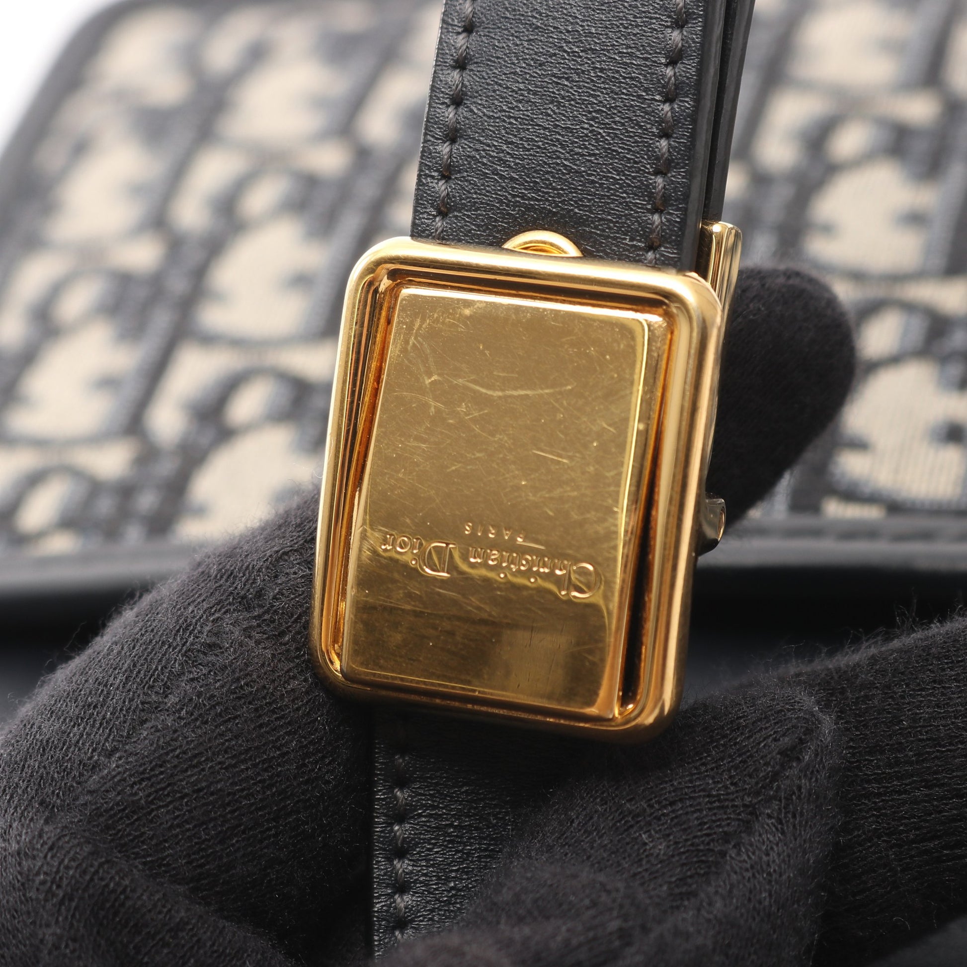 30 MONTAIGNE モンテーニュ オブリーク ジャカード チェーンショルダー 