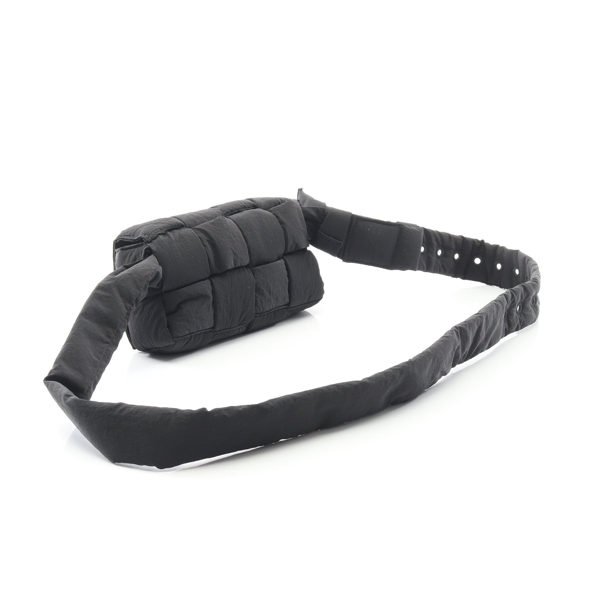 PADDED CASSETTE パデッド カセット ボディバッグ ウエストバッグ ナイロン ブラック ボッテガヴェネタ バッグ BOTTEGA VENETA