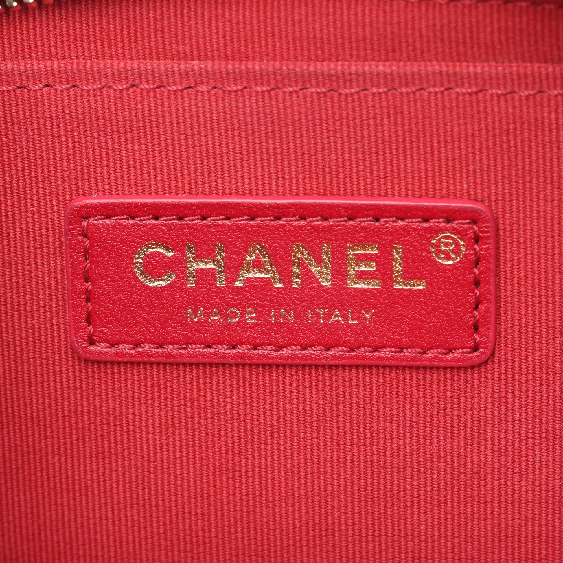 マトラッセ ミニフラップ チェーンショルダーバッグ キャビアスキン ブラック ゴールド金具 シャネル バッグ CHANEL
