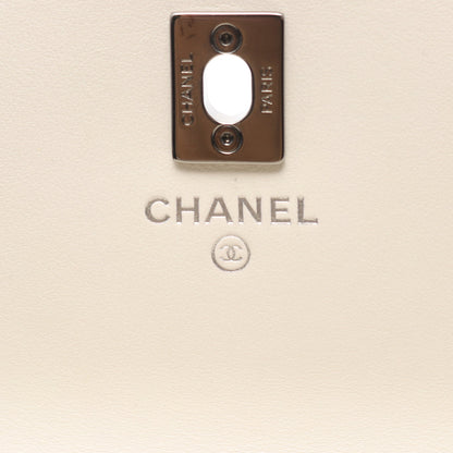 マトラッセ トップハンドル フォンケース チェーンショルダーバッグ ラムスキン ホワイト シルバー金具 2WAY ラインストーン シャネル バッグ CHANEL