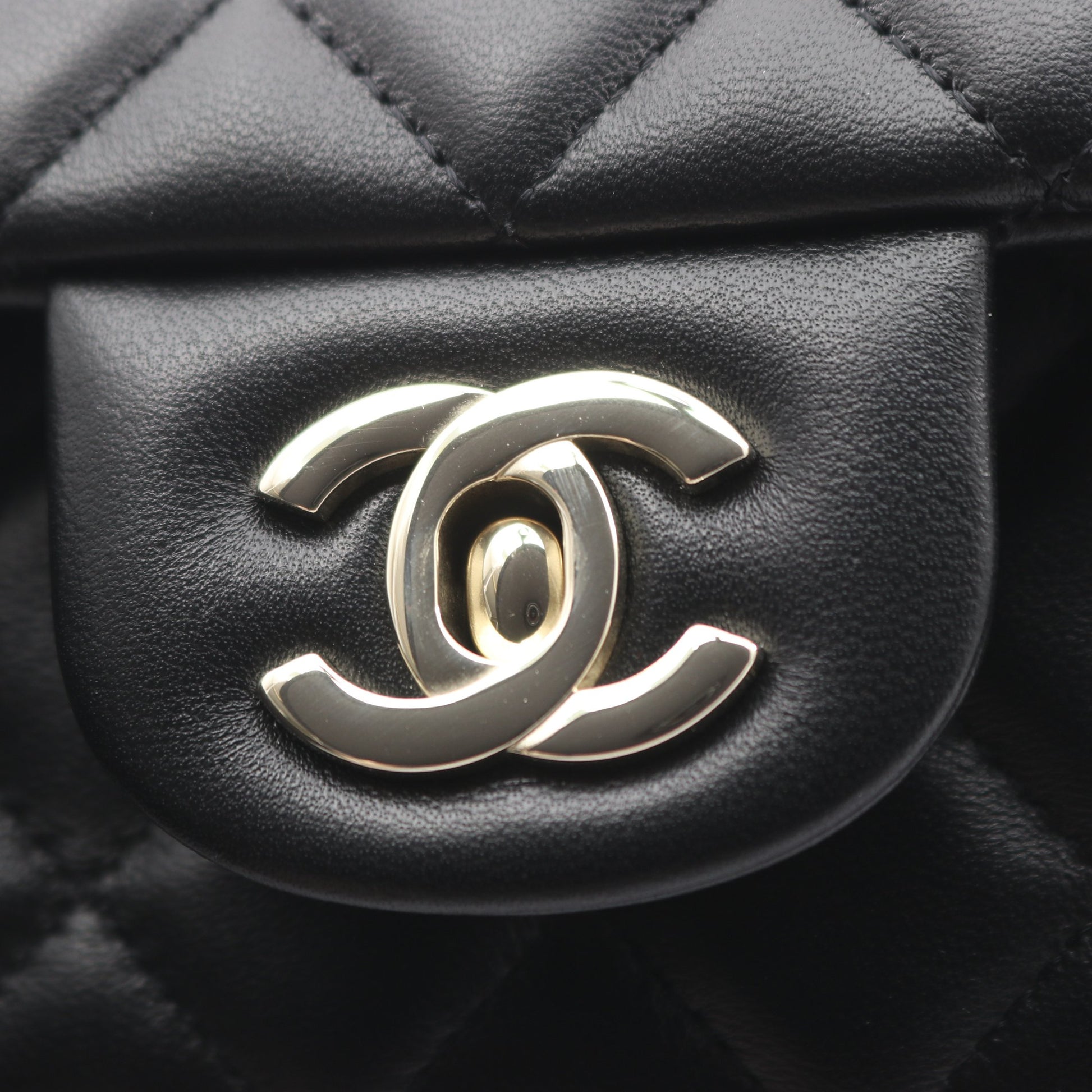 ミニマトラッセ20 チェーンショルダーバッグ ラムスキン ブラック シルバー金具 シャネル バッグ CHANEL