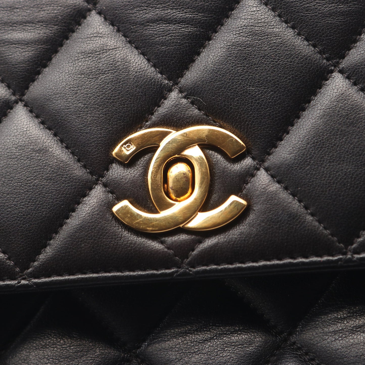 マトラッセ トップハンドル ハンドバッグ ラムスキン ブラック ゴールド金具 シャネル バッグ CHANEL