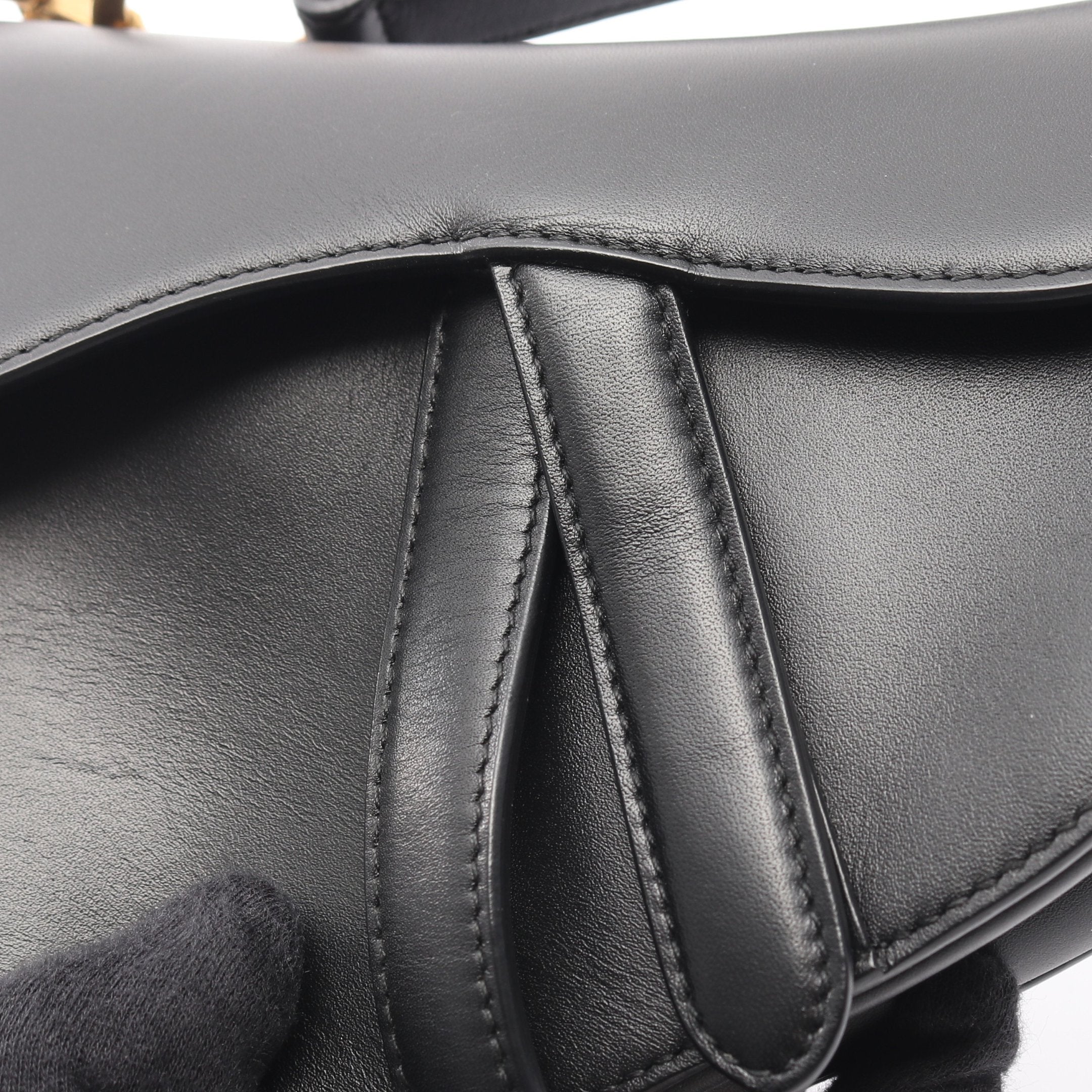 サドルバッグ ミニ ハンドバッグ レザー ブラック クリスチャン