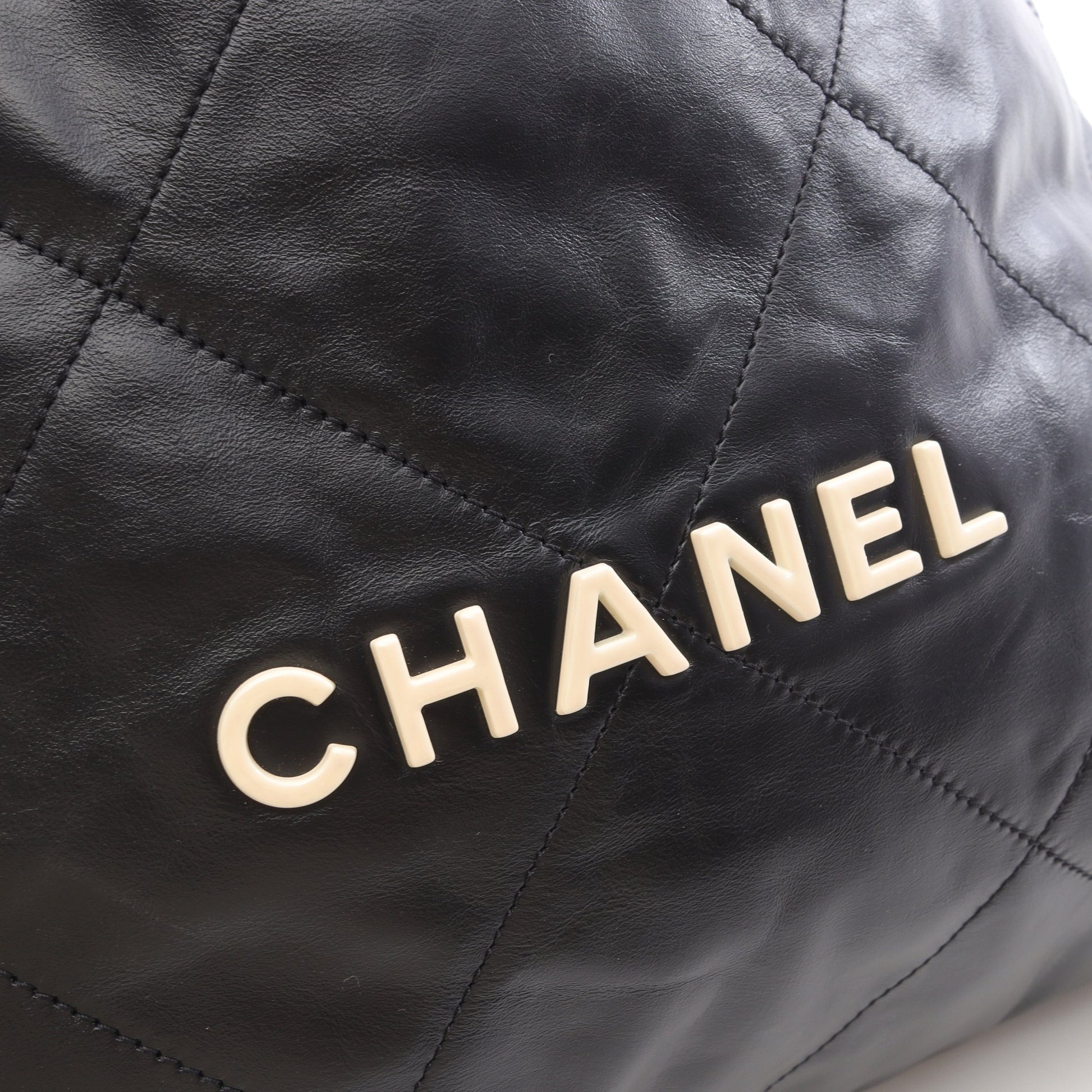 シャネル 22 ラージ バックパック リュックサック レザー ブラック ゴールド金具 シャネル バッグ CHANEL