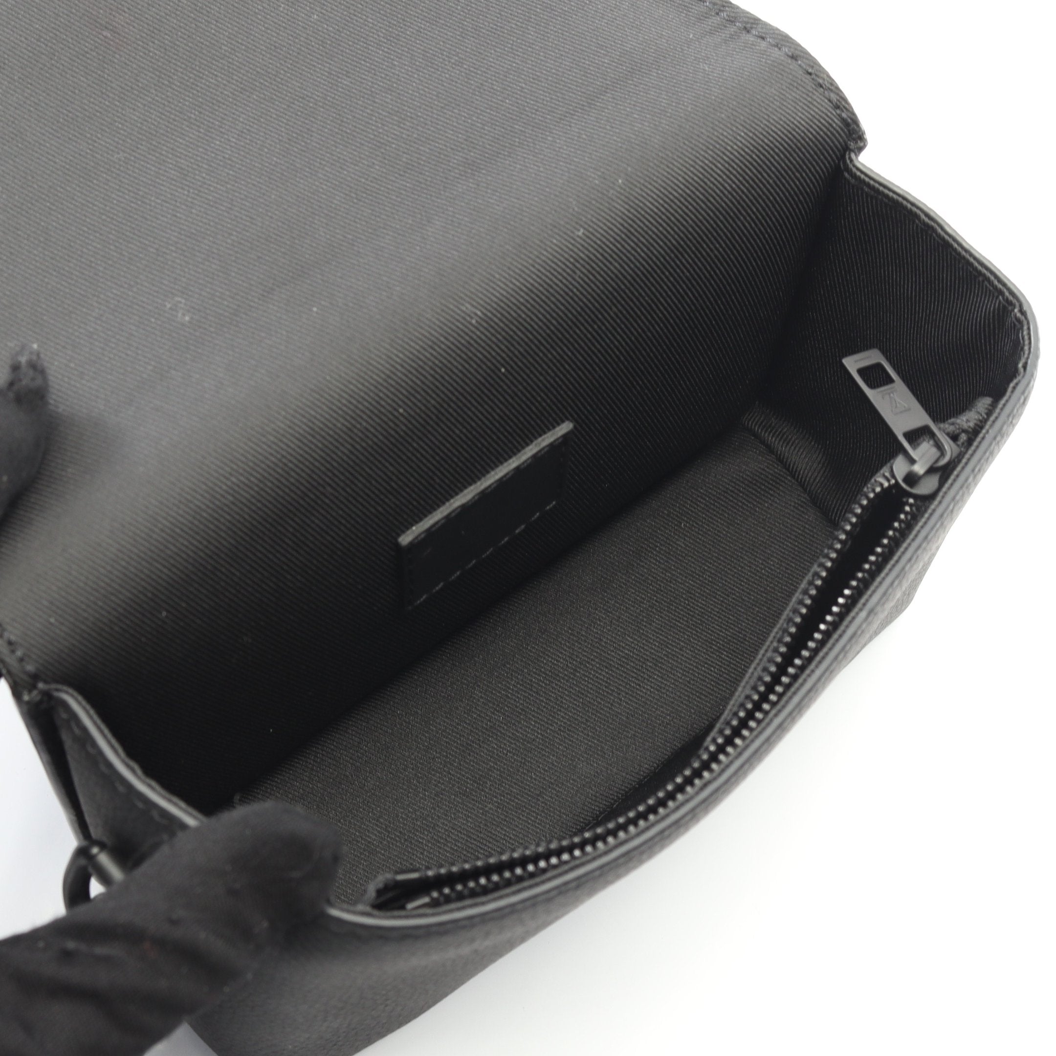 LOUIS VUITTON ルイヴィトン アエログラム ファストライン ウェアラブルウォレット レザーショルダーバッグ ブラック M11483 LOUIS VUITTON（ルイ・ヴィトン） アエログラム ファストライン
