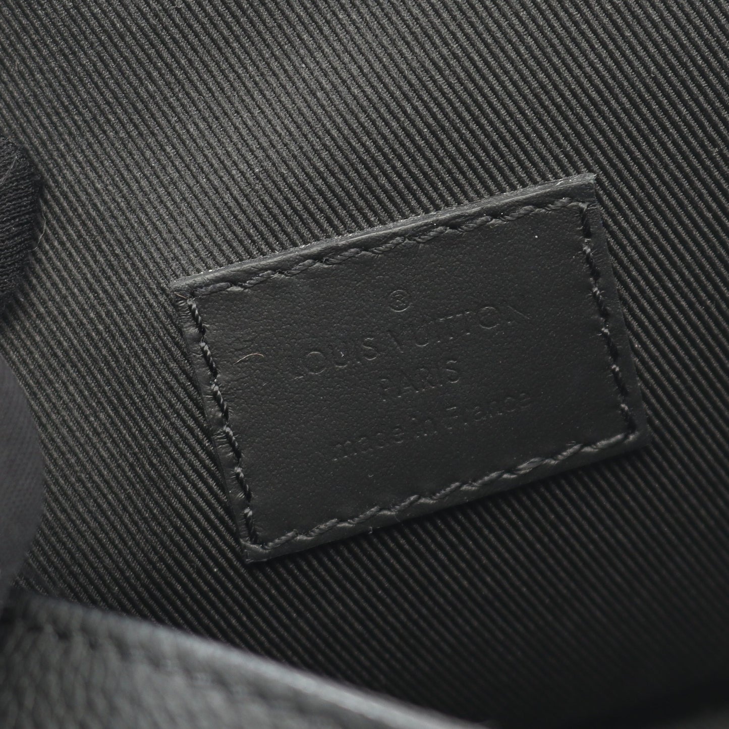 ファストライン ウェアラブル ウォレット LV アエログラム ショルダーバッグ レザー ブラック ルイヴィトン バッグ LOUIS VUITTON