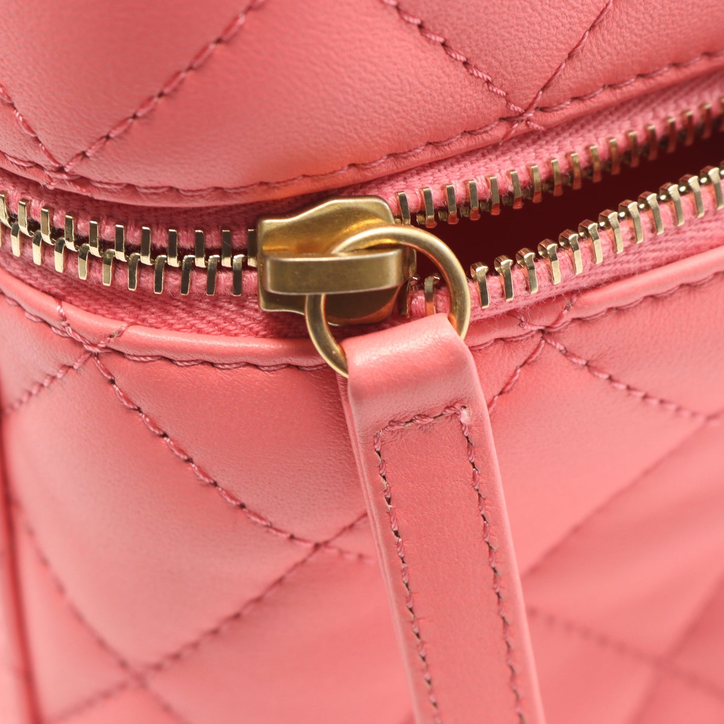 マトラッセ バニティバッグ チェーンショルダーバッグ ラムスキン ピンク ゴールド金具 2WAY シャネル バッグ CHANEL