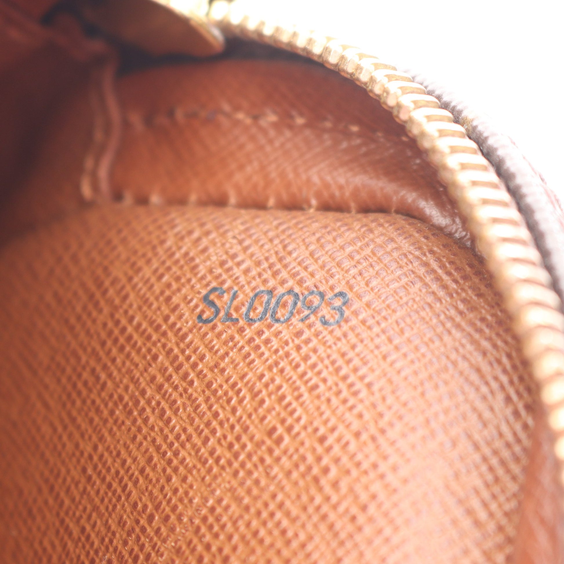 ダヌーブ モノグラム ショルダーバッグ PVC レザー ブラウン ルイヴィトン バッグ LOUIS VUITTON