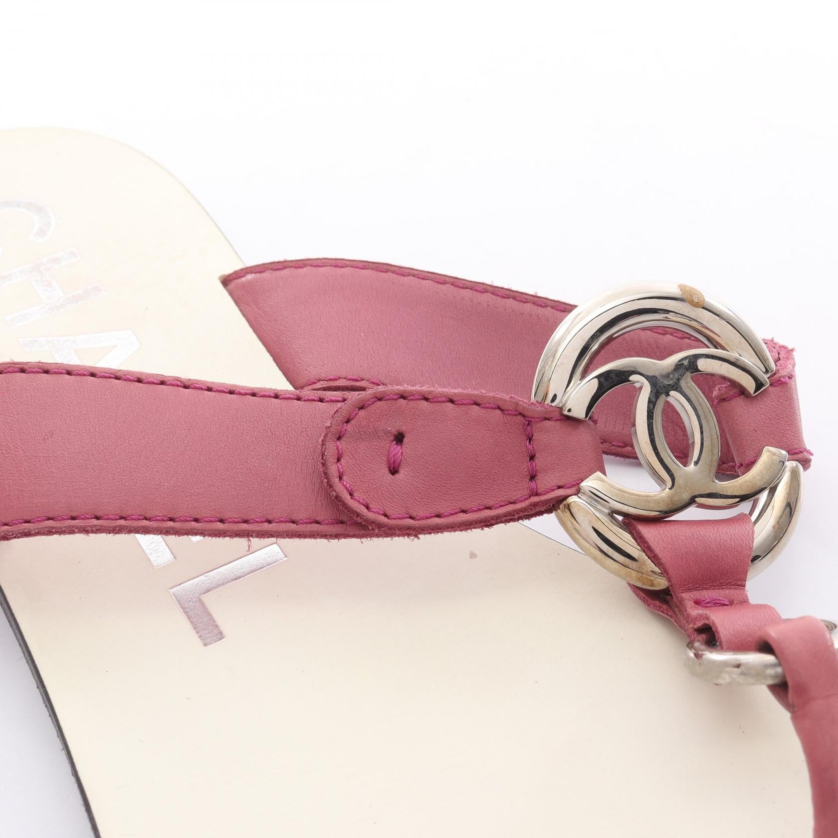 CHANEL シャネルサンダル ココマークマトラッセ 38 ピンク【最終値下げ】 ココマーク トングサンダル レザー ホワイト ピンクパープル シャネル