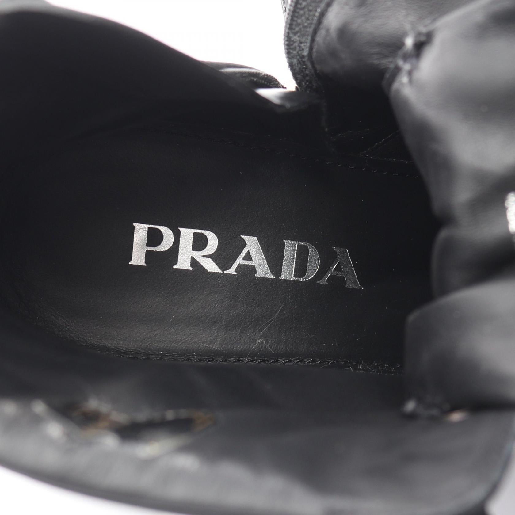 Re-Nylon レースアップ ブーツ ナイロン レザー ブラック 三角プレート プラダ シューズ PRADA