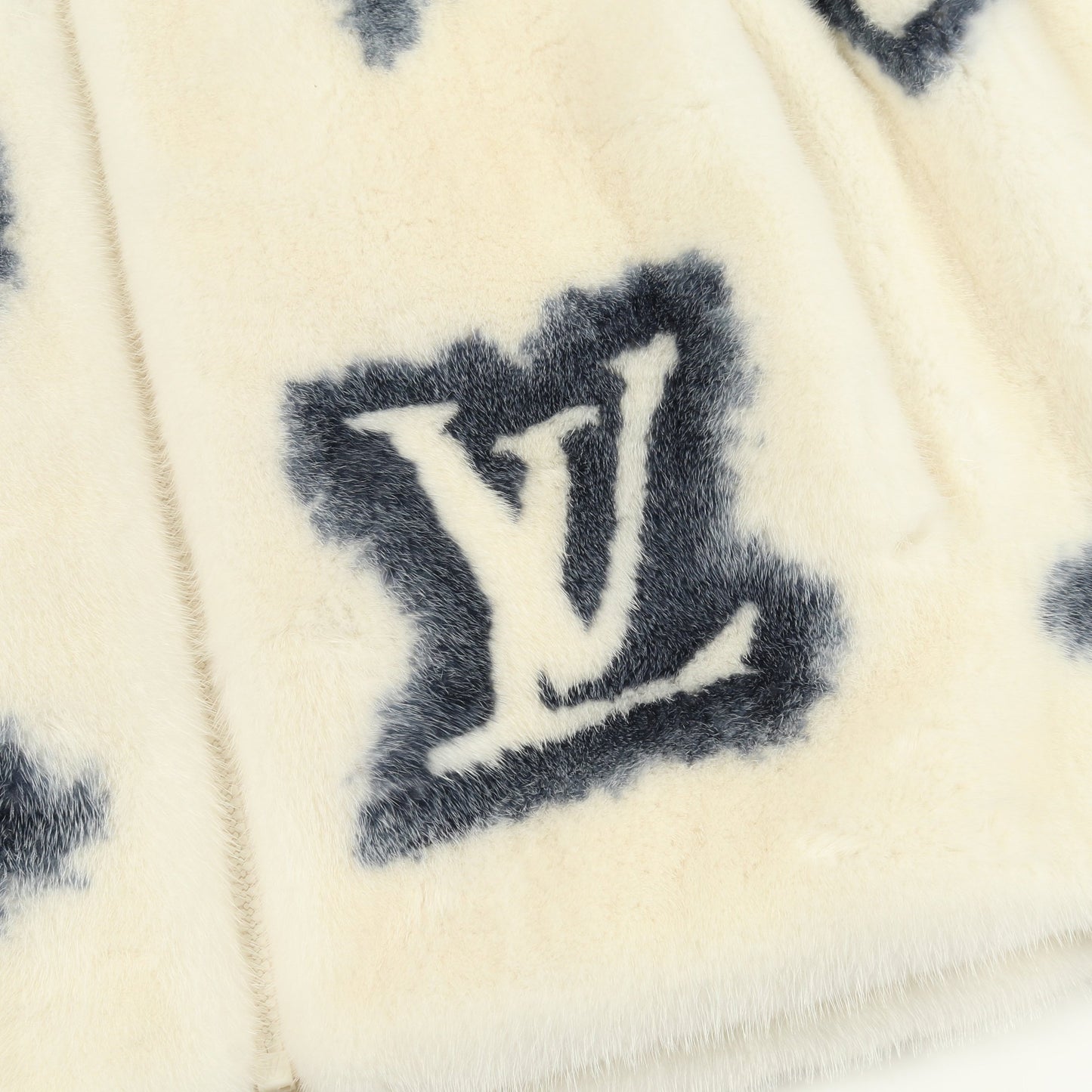モノグラム ベスト ミンク ホワイト ブルー ルイヴィトン アウター LOUIS VUITTON