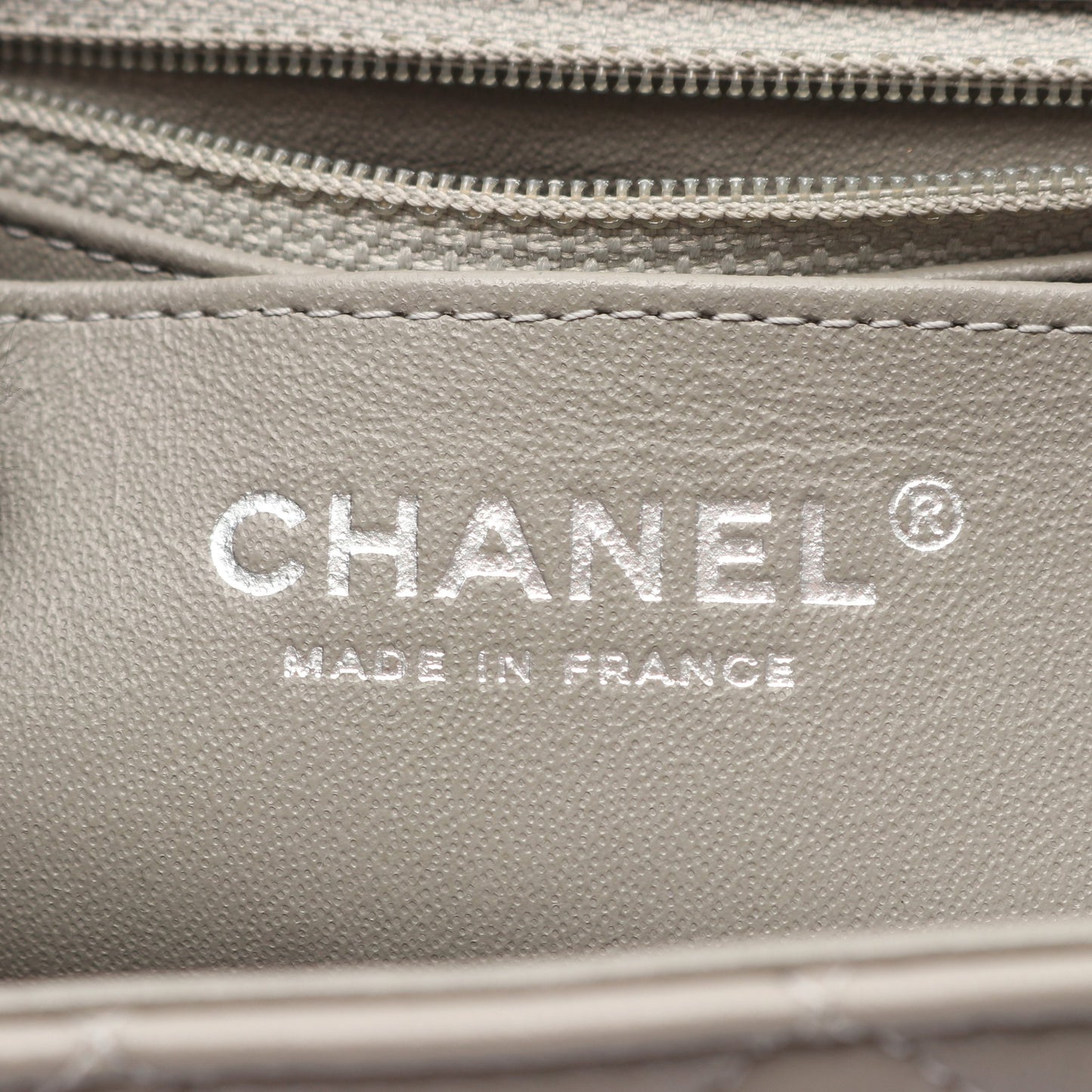 ミニマトラッセ20 チェーンショルダーバッグ ラムスキン グレー シルバー金具 シャネル バッグ CHANEL