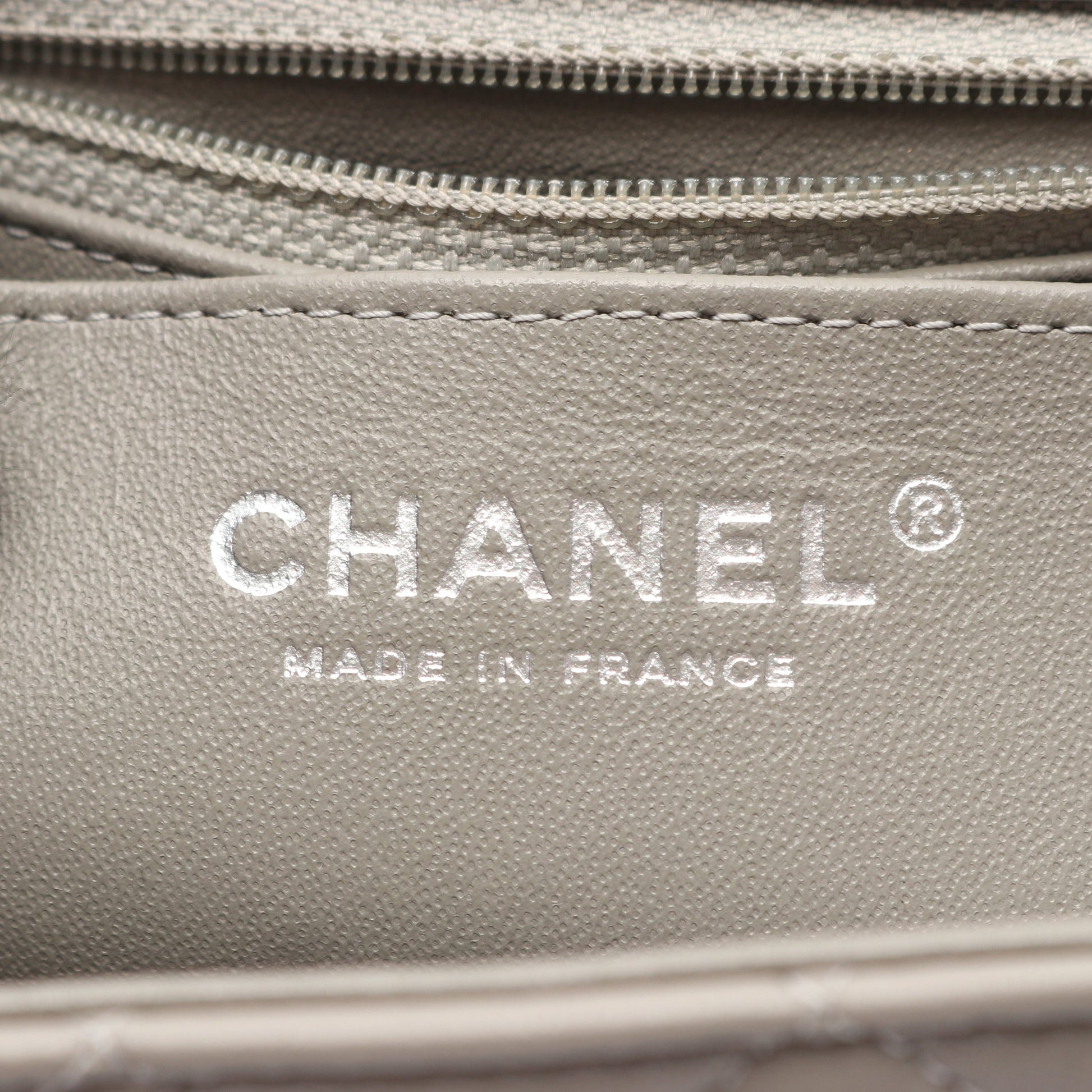 ミニマトラッセ20 チェーンショルダーバッグ ラムスキン グレー シルバー金具 シャネル バッグ CHANEL