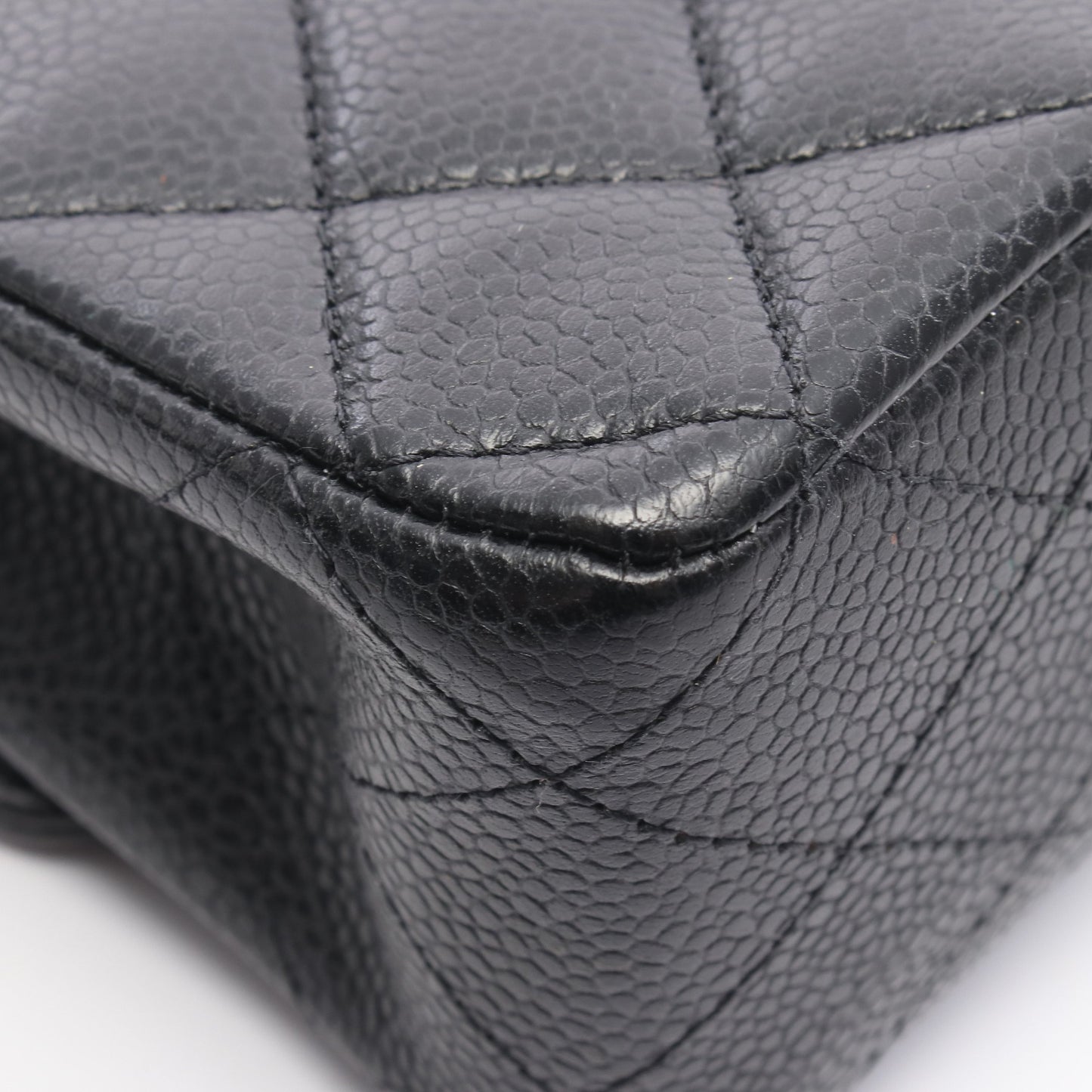 マトラッセ Wフラップ Wチェーンショルダーバッグ キャビアスキン ブラック ゴールド金具 シャネル